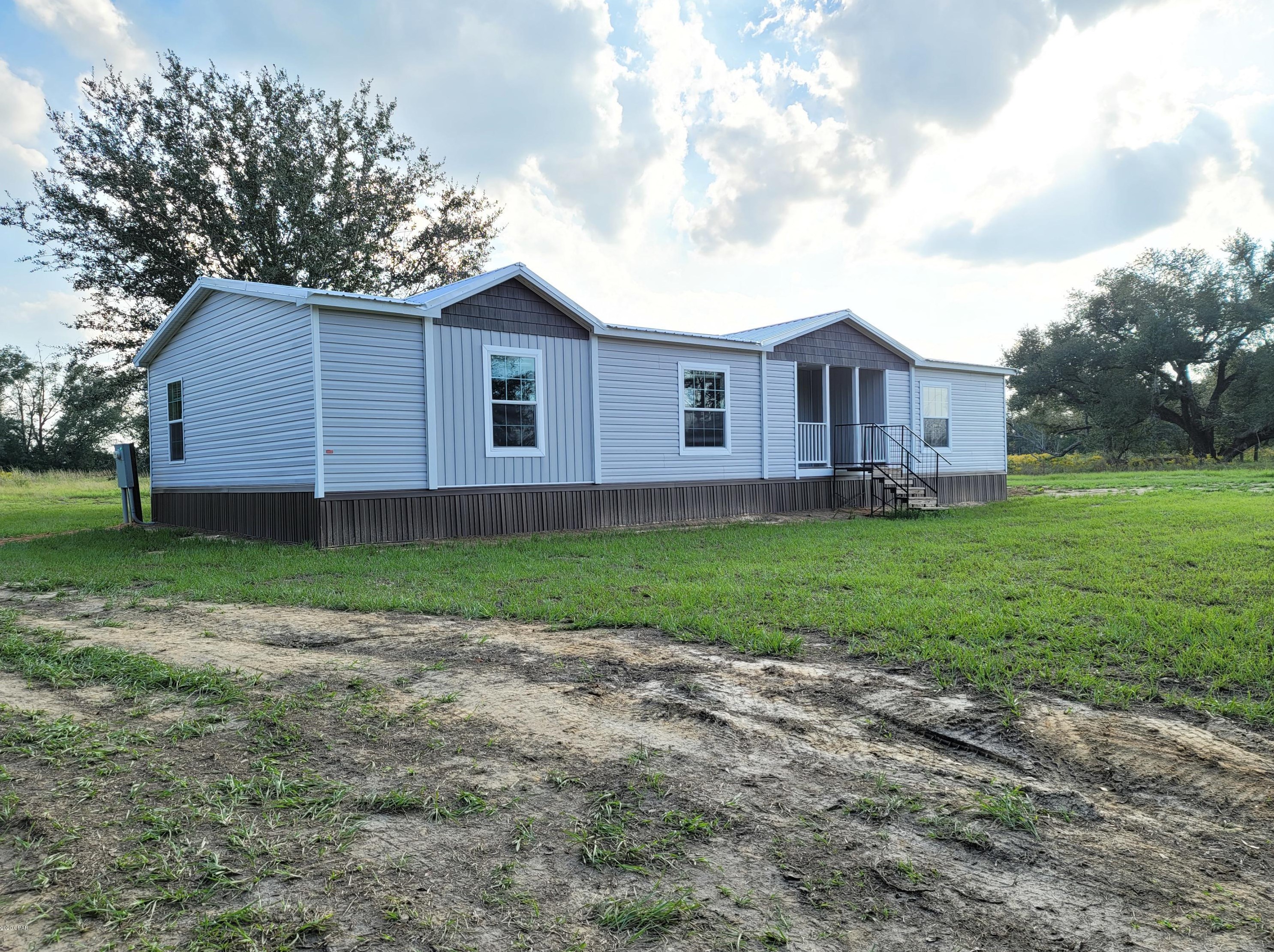 7045 Hamilton Rd, Grand Ridge, FL 32442