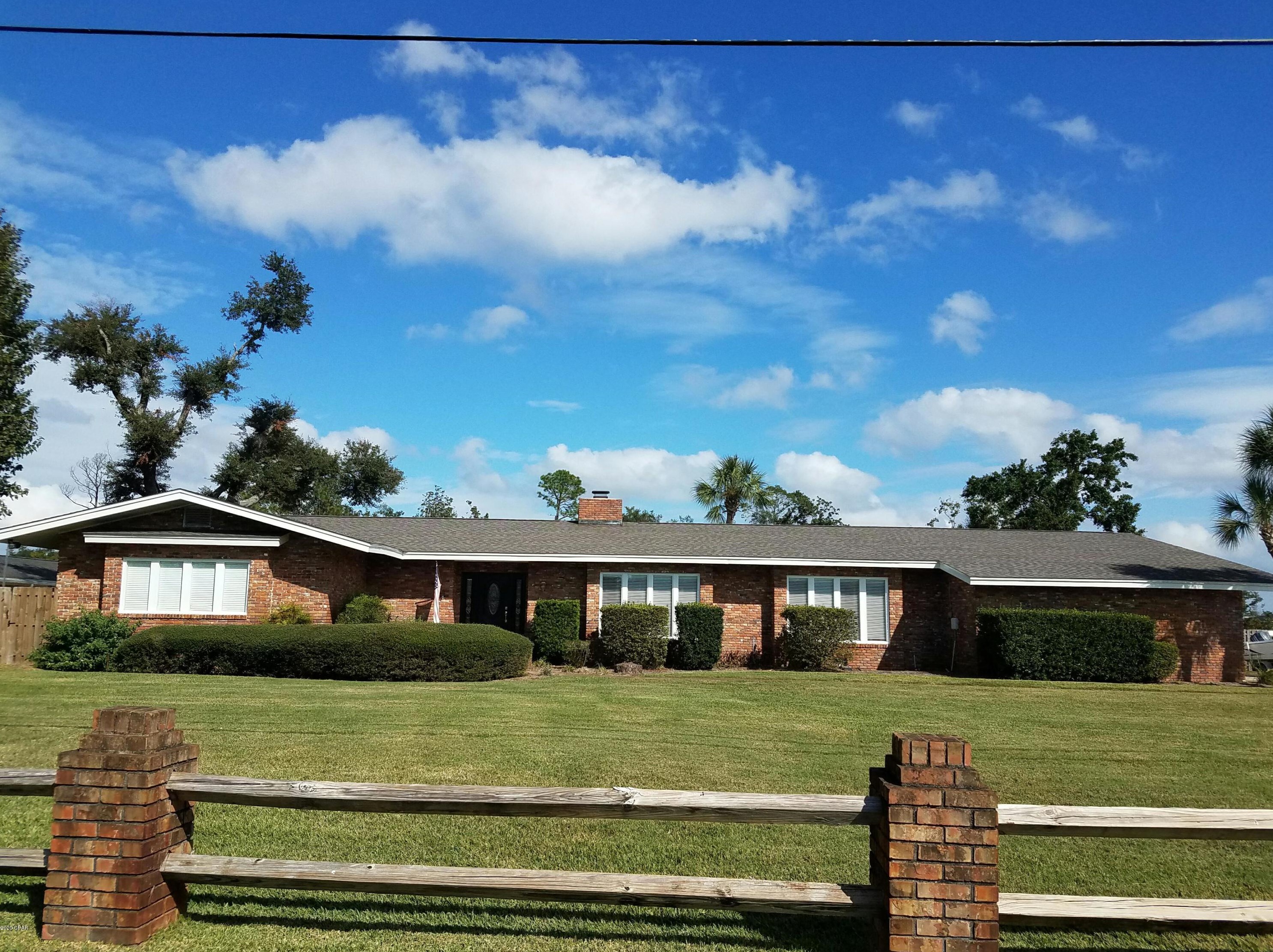 2406 Pretty Bayou Island Dr, Panama City, FL 32405-2125