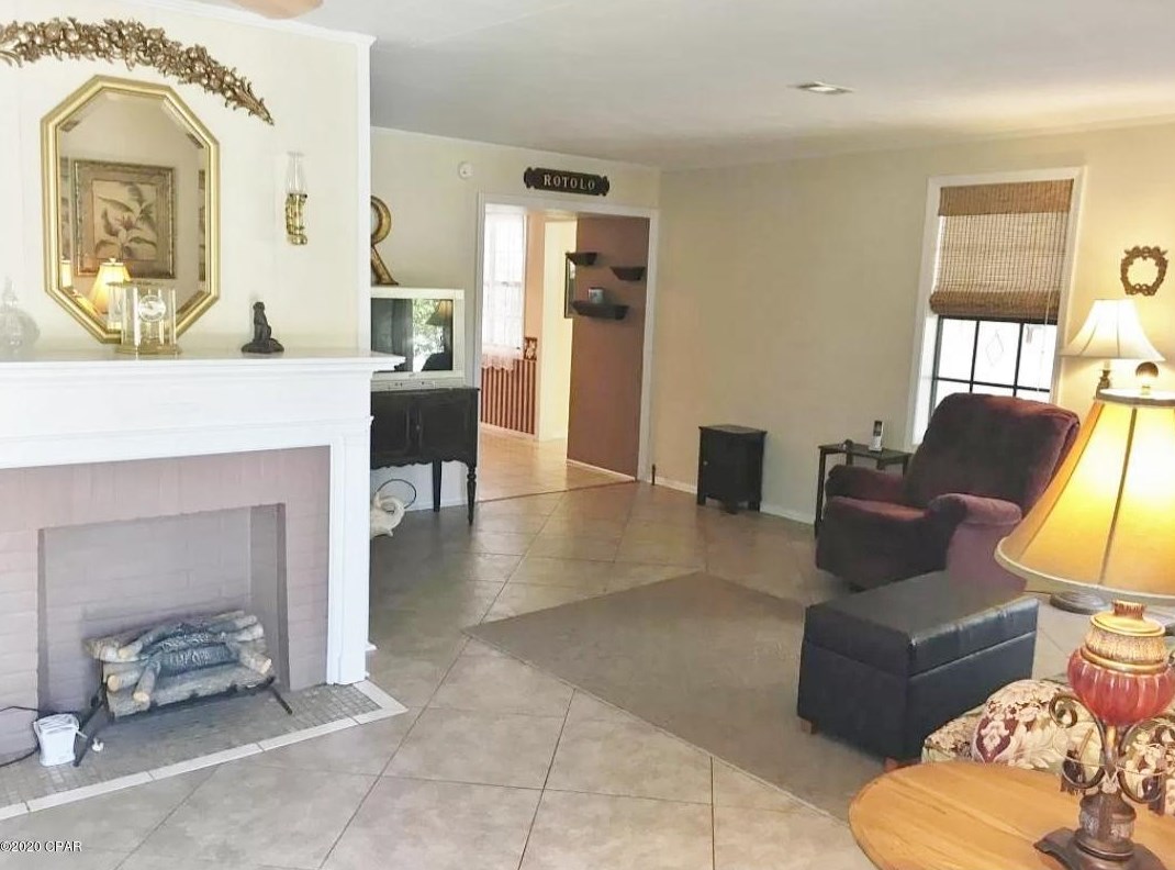 4393 Deering St, Marianna, FL 32446