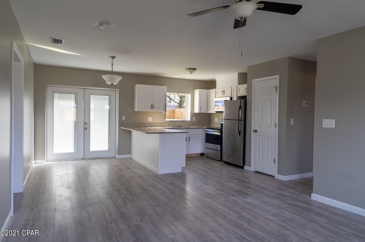 407 W 18th Ct, Lynn Haven, FL 32444