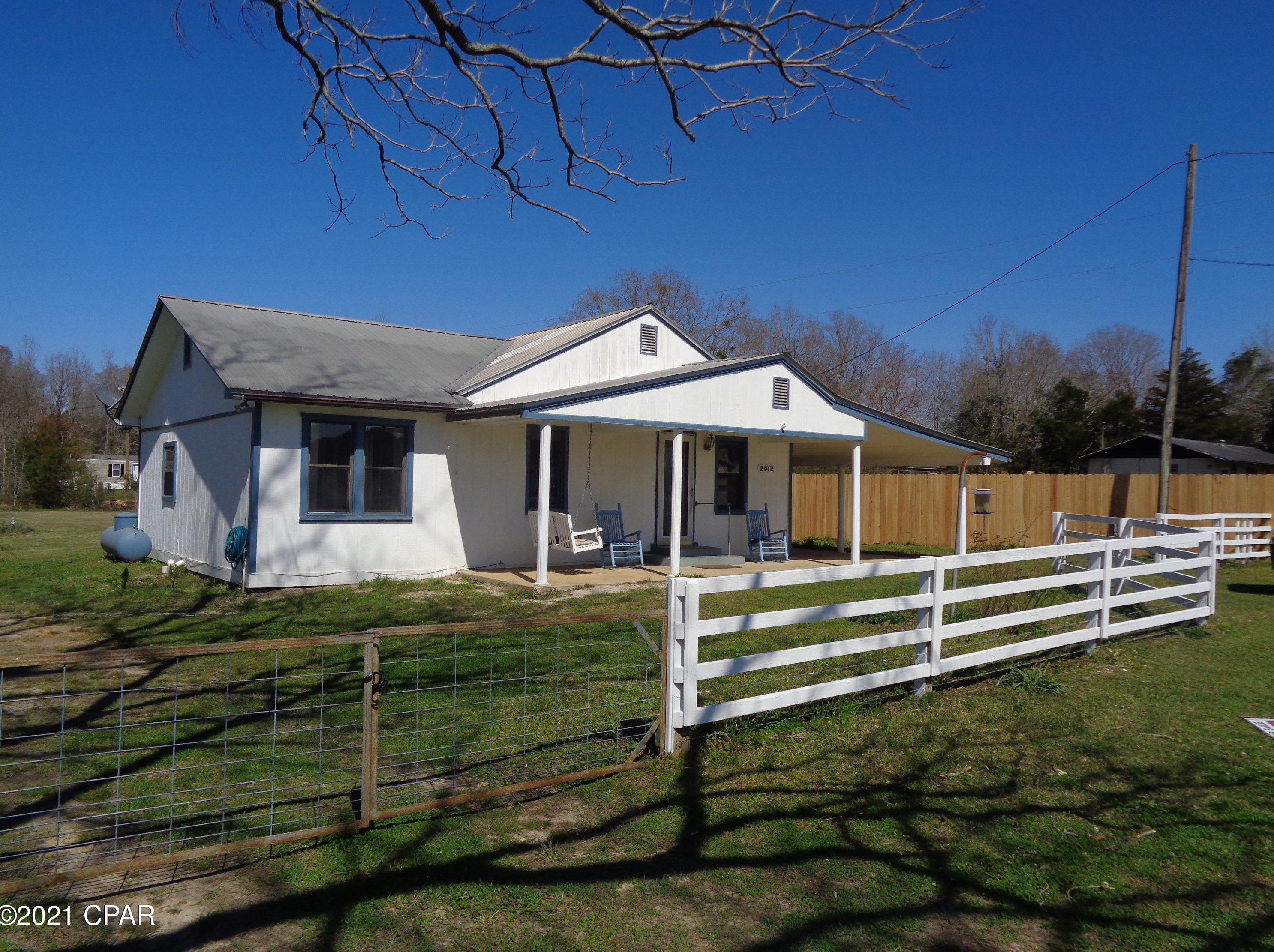2012 Old Bonifay Rd, Sunny Hills, FL 32428