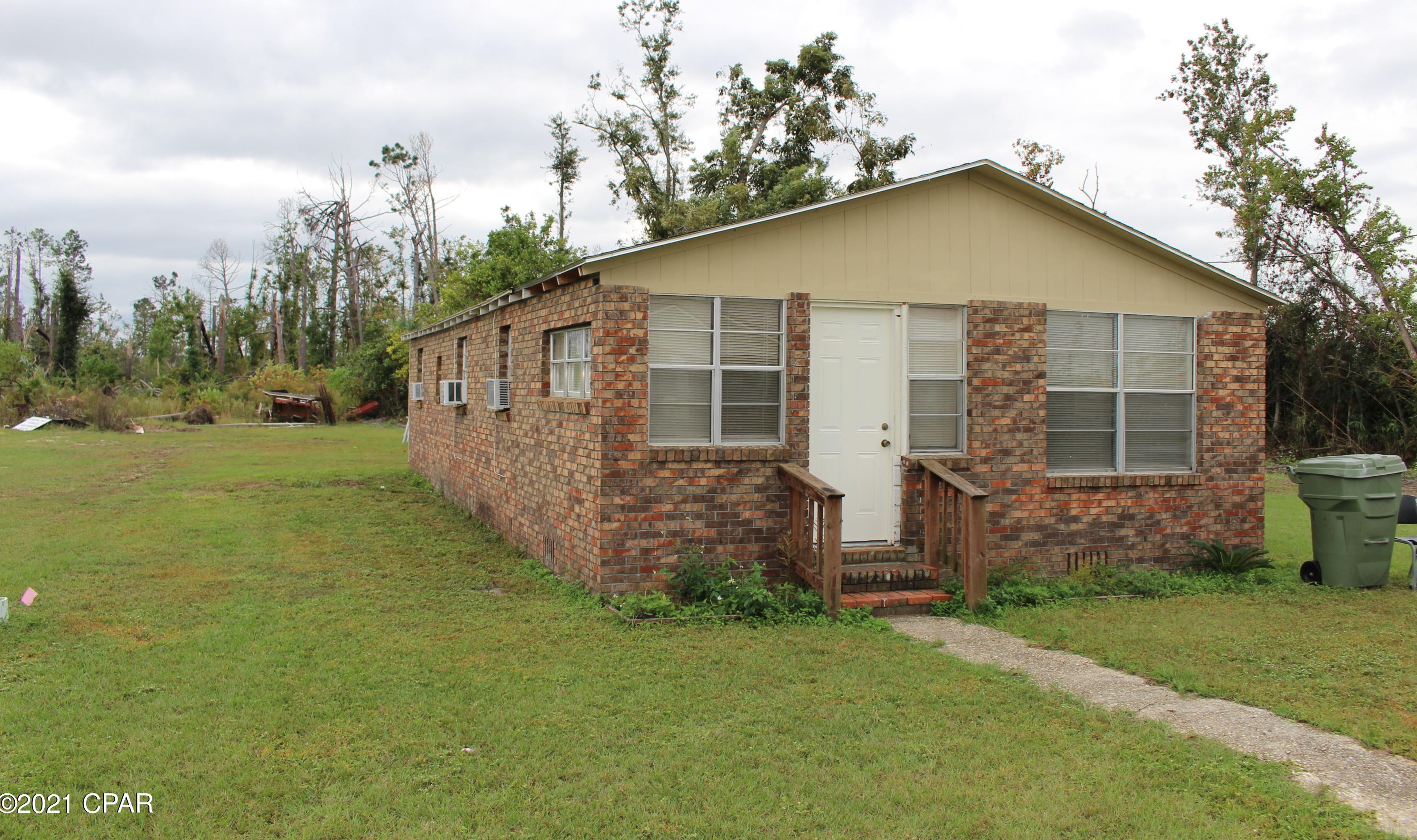 120 E 18th St, Lynn Haven, FL 32444