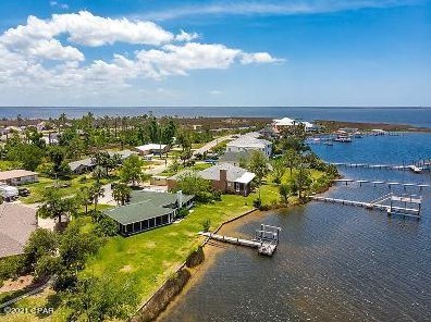 1126 Plantation Dr, Panama City, FL 32404-8635
