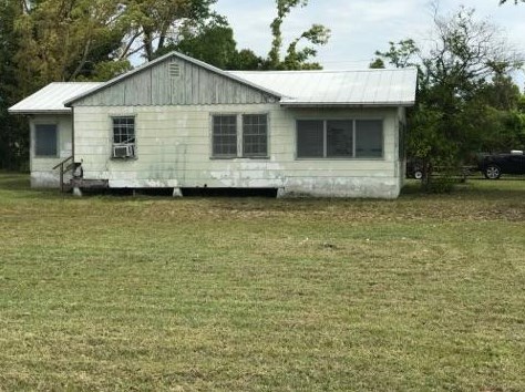 110 W 16th St, Lynn Haven, FL 32444