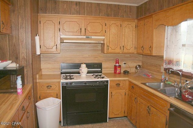 3252 Triple Ln, Caryville FL  32425-6406 exterior