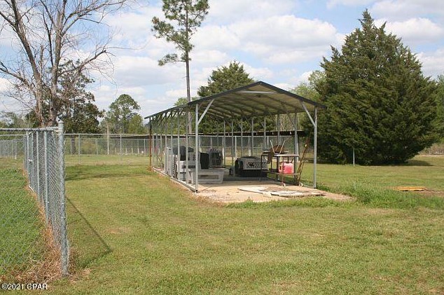 3252 Triple Ln, Caryville FL  32425-6406 exterior