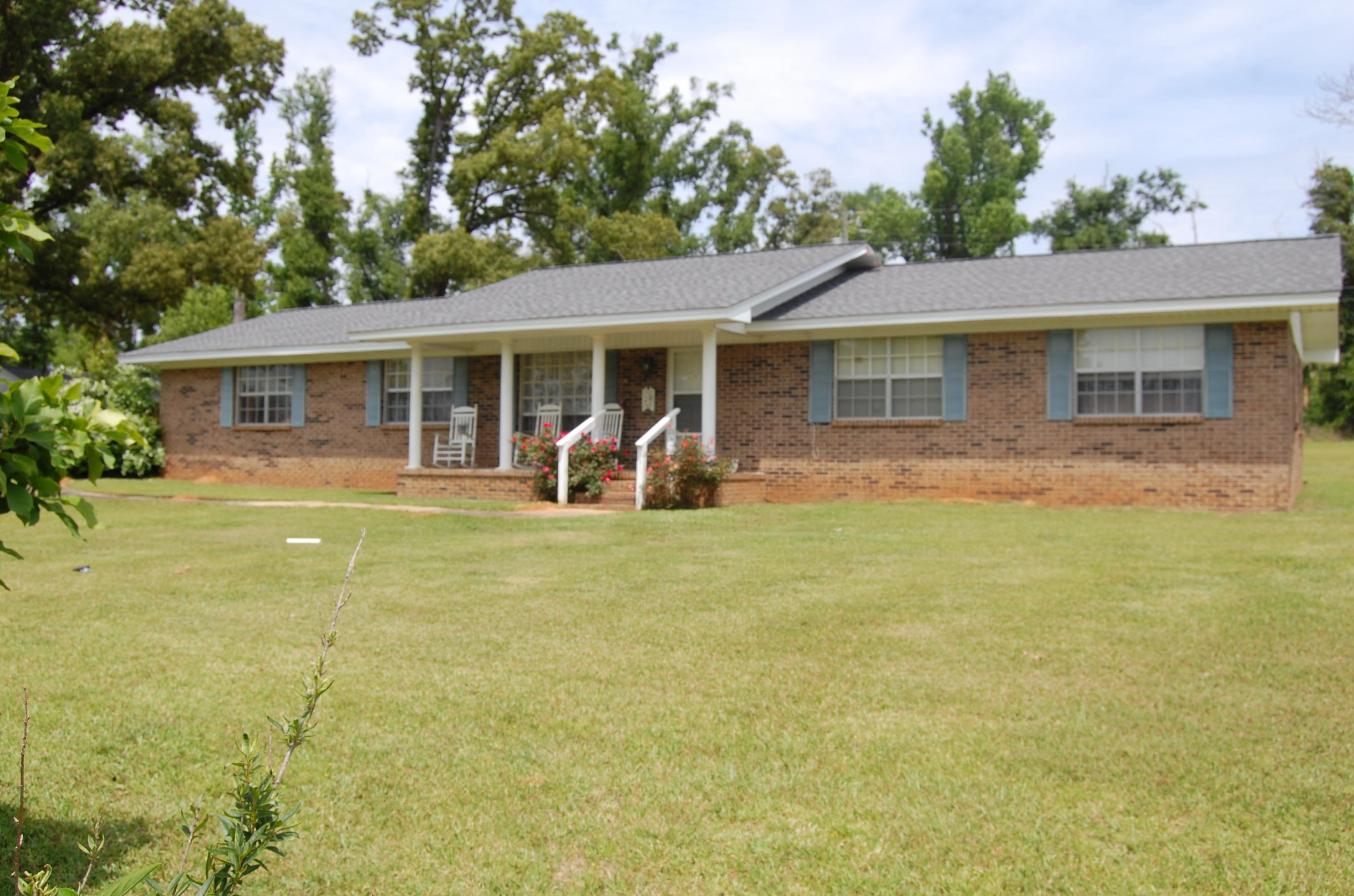 7852 Sale St, Sneads, FL 32460