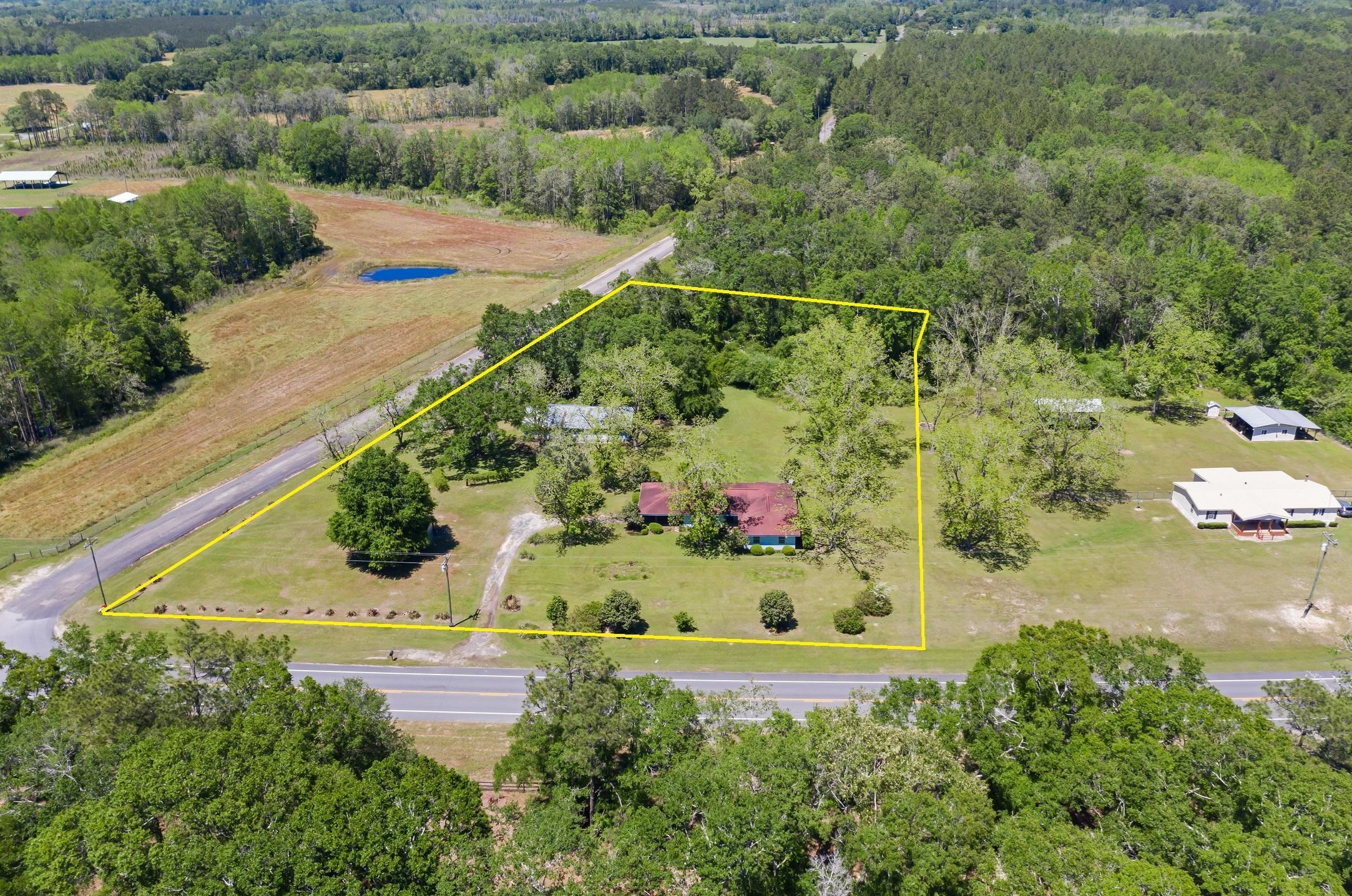 3041 Hwy 2, Caryville, FL 32425