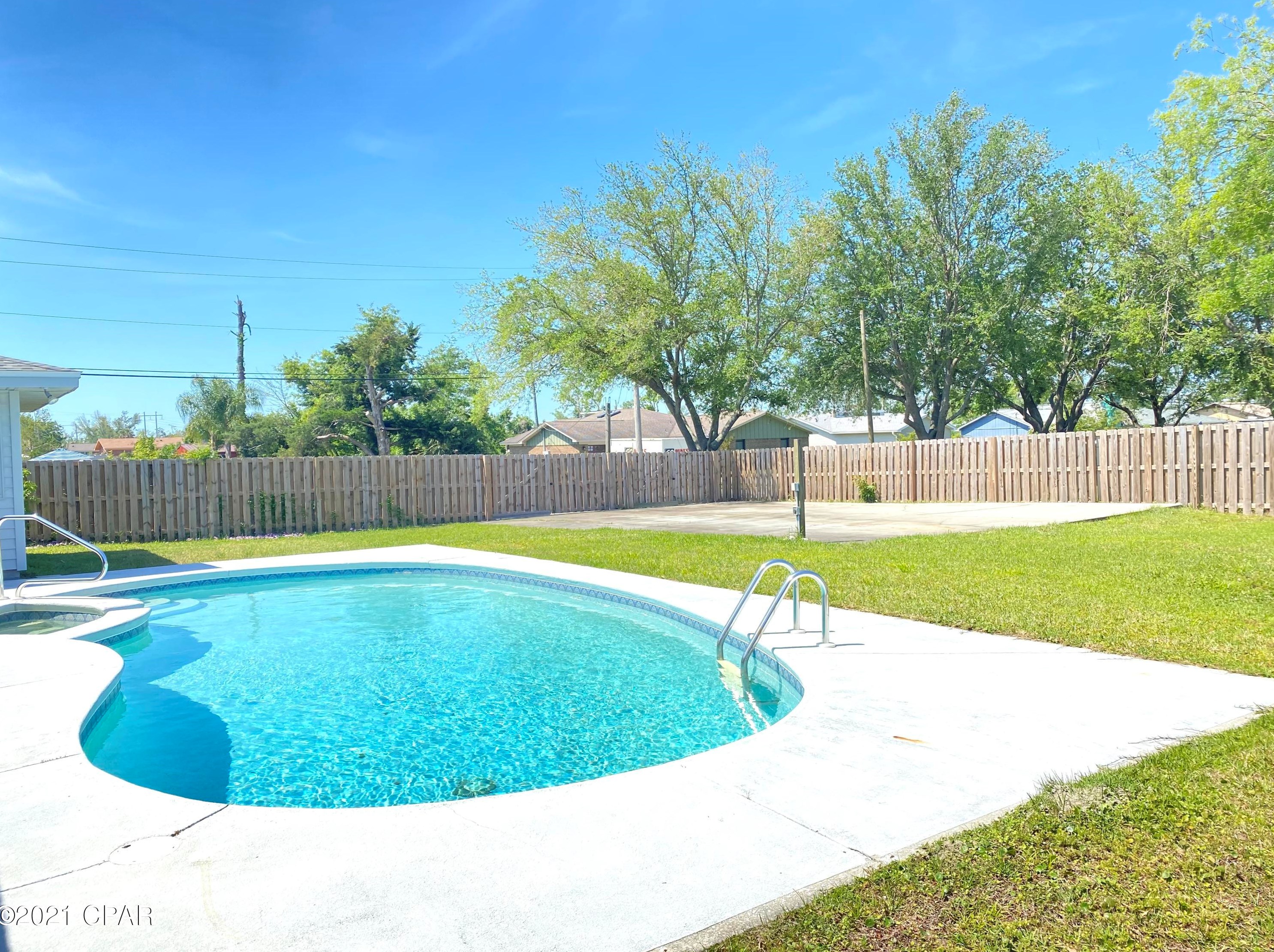 2823 Agnes Scott Dr, Panama City, FL 32405-3854