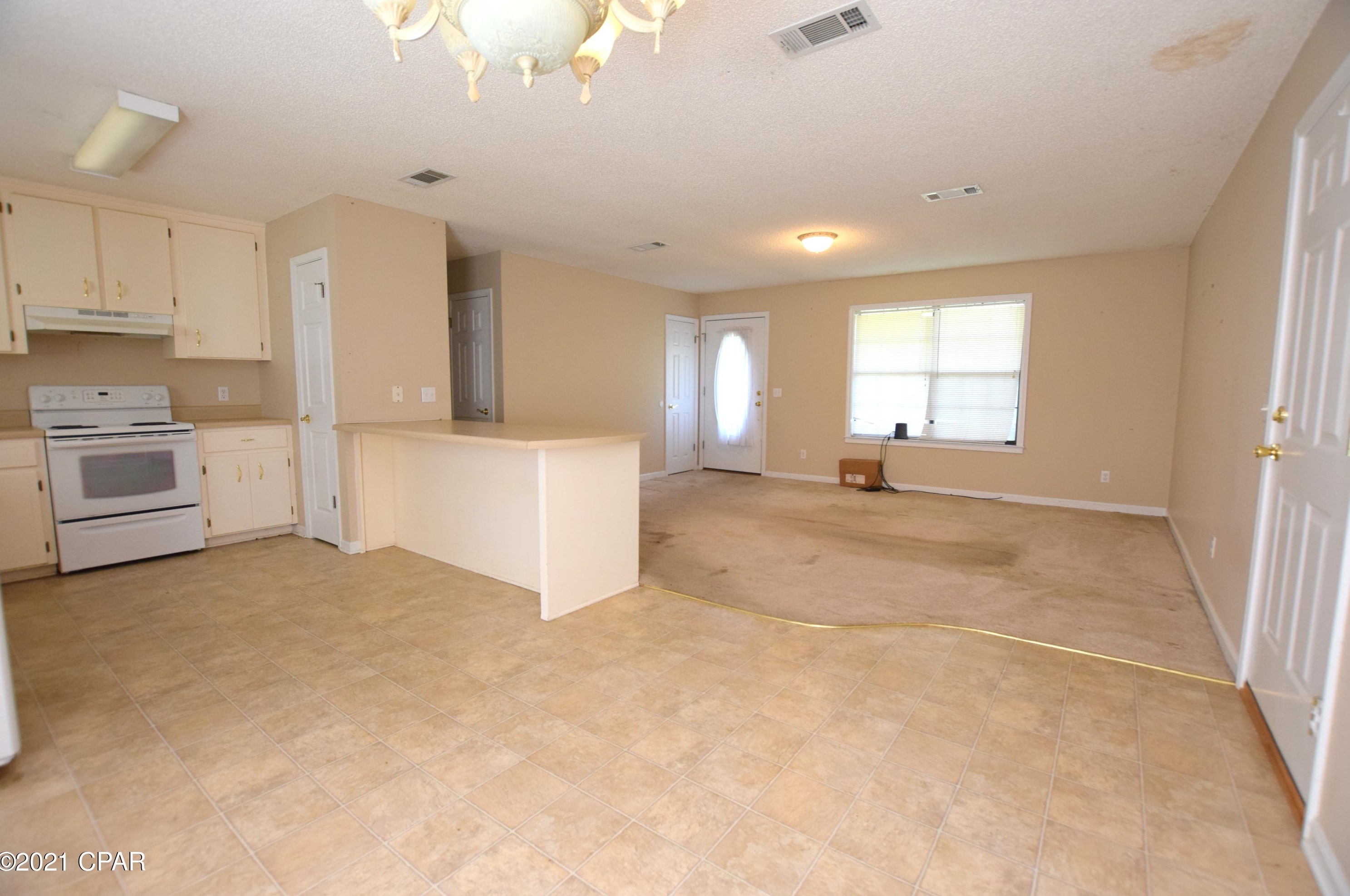 5372 Cooper St, Graceville, FL 32440