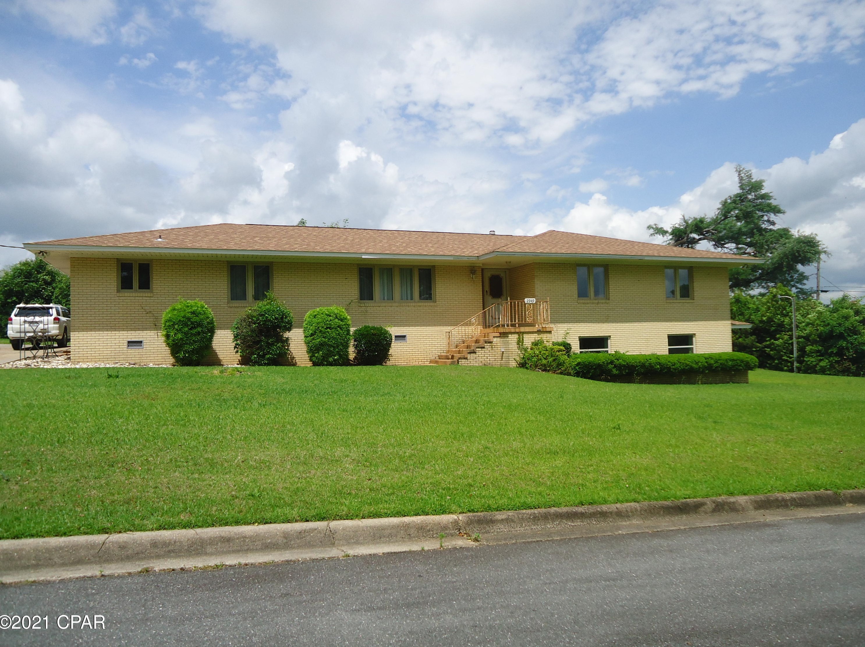 2949 Spring St, Marianna, FL 32446