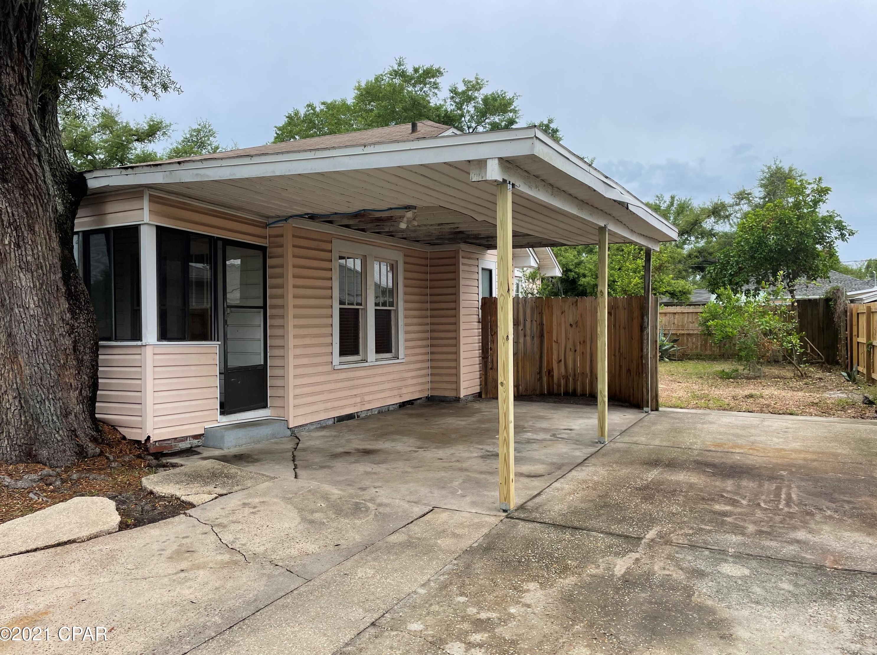 415 2nd St, Panama City FL  32401-3232 exterior