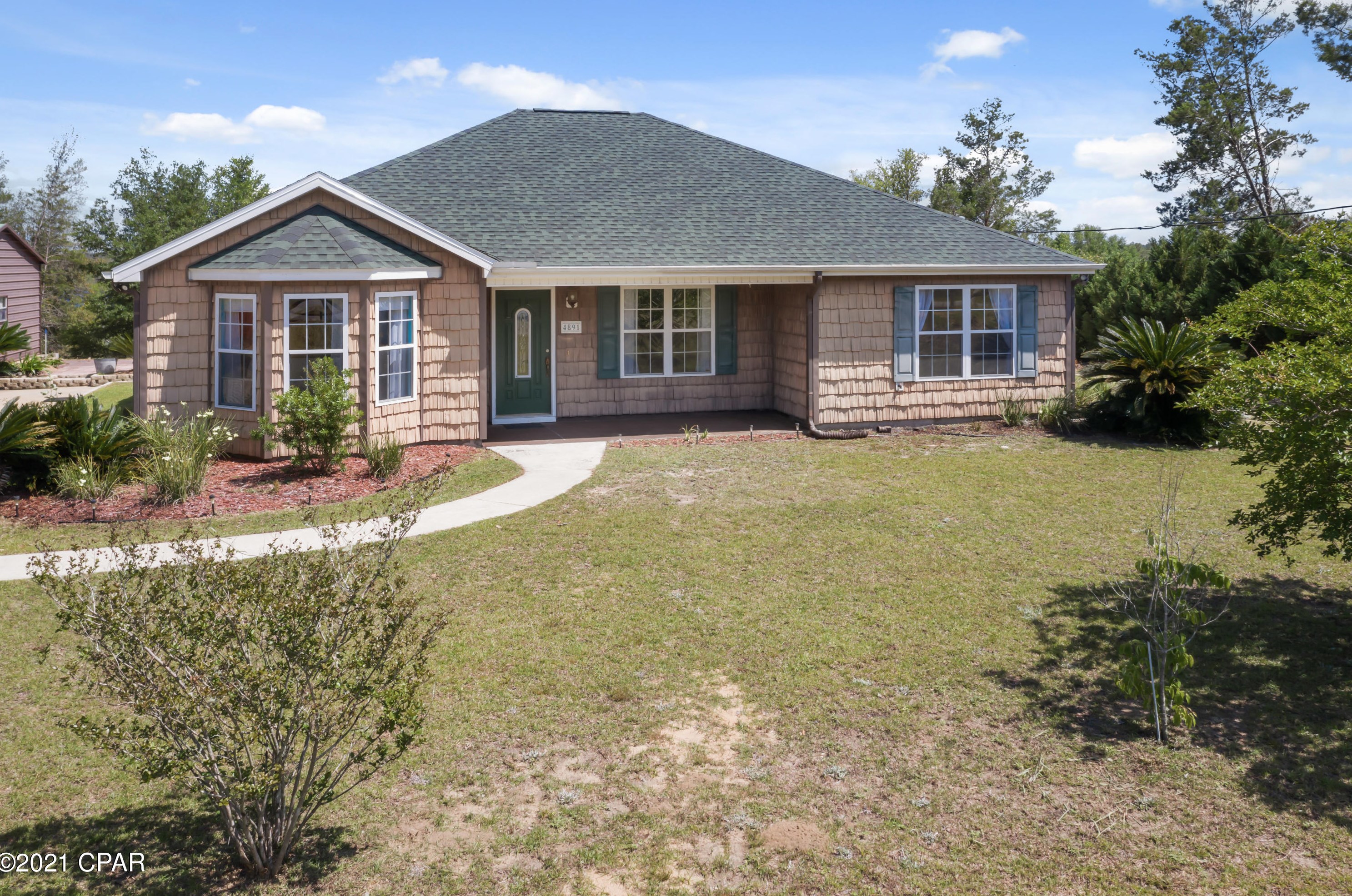 4891 Lake Ridge Rd, Sunny Hills, FL 32428