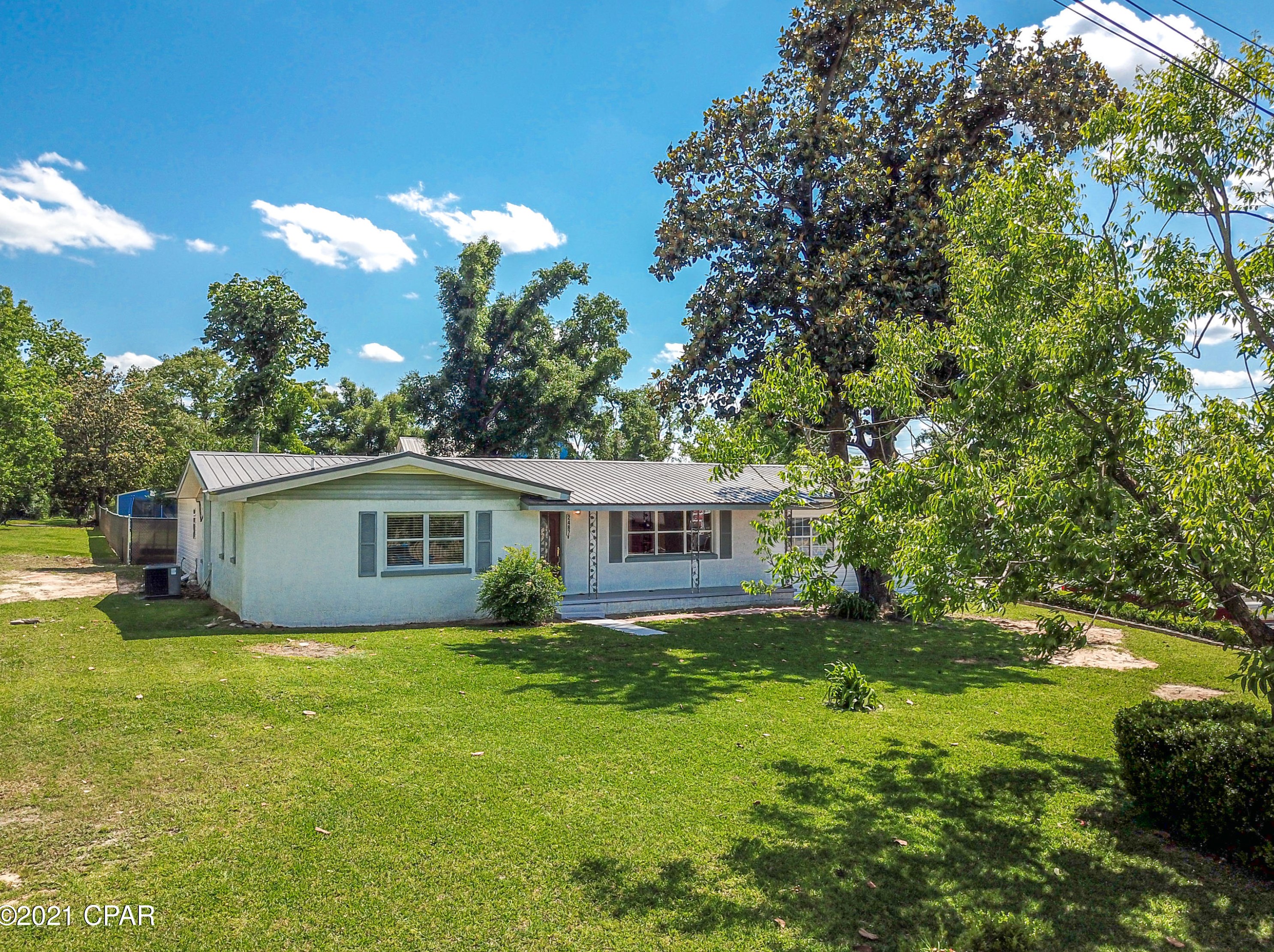 2487 3rd Ave, Alford, FL 32420