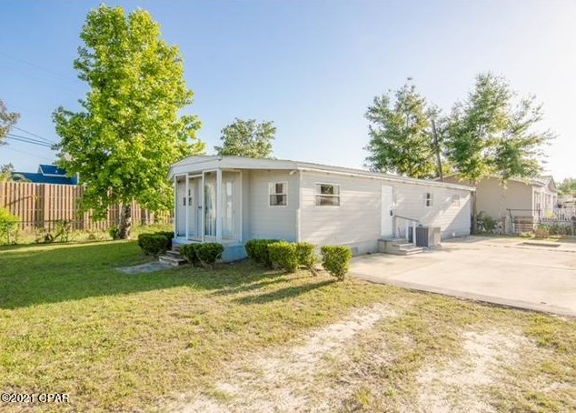 2821 Frankford Ave, Panama City FL  32405-2831 exterior