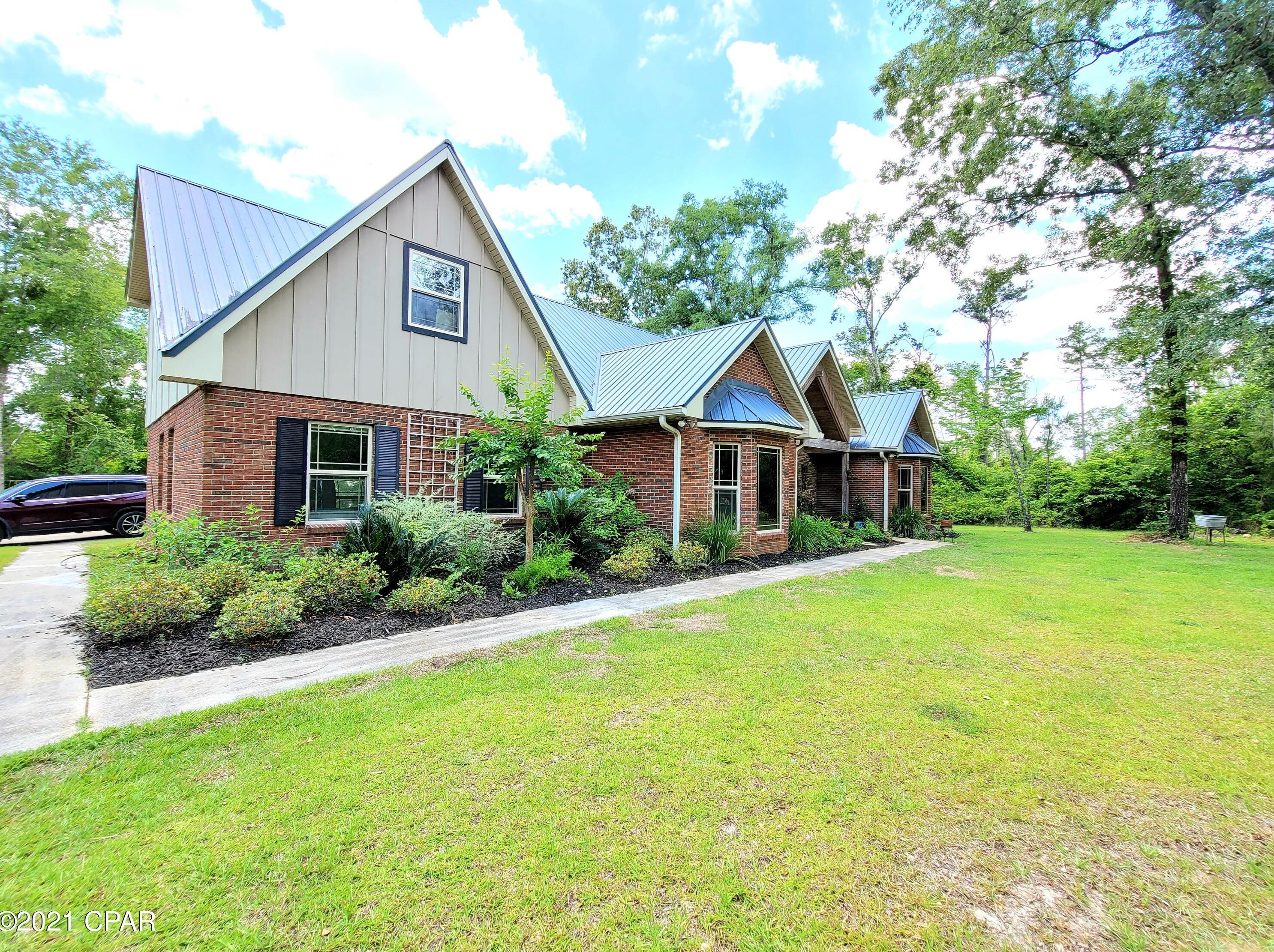 3987 Lakeside Dr, Marianna, FL 32446