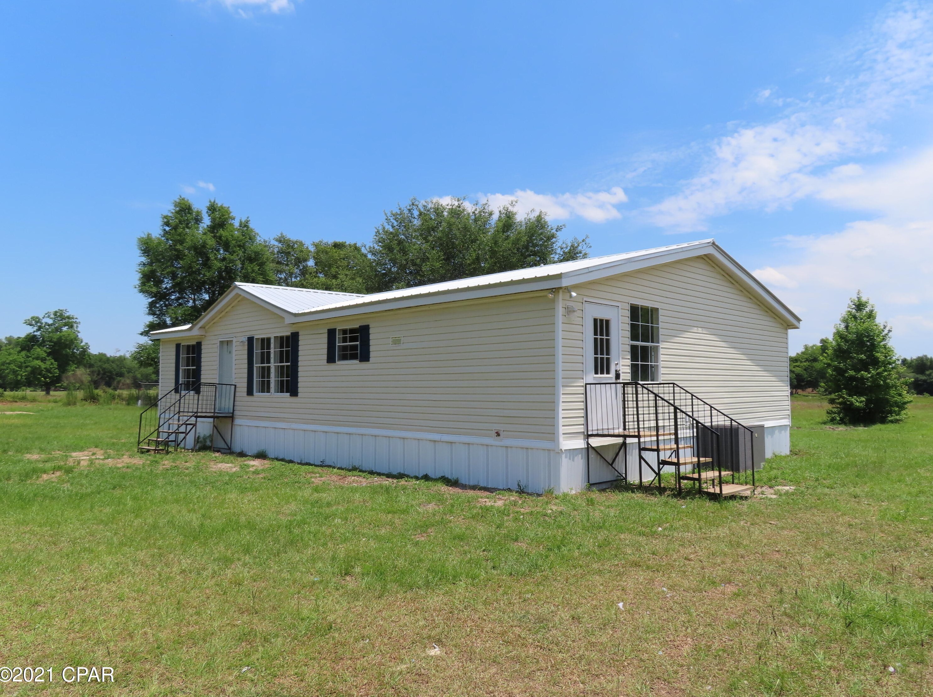 1742 Sinai Rd, Sneads, FL 32460