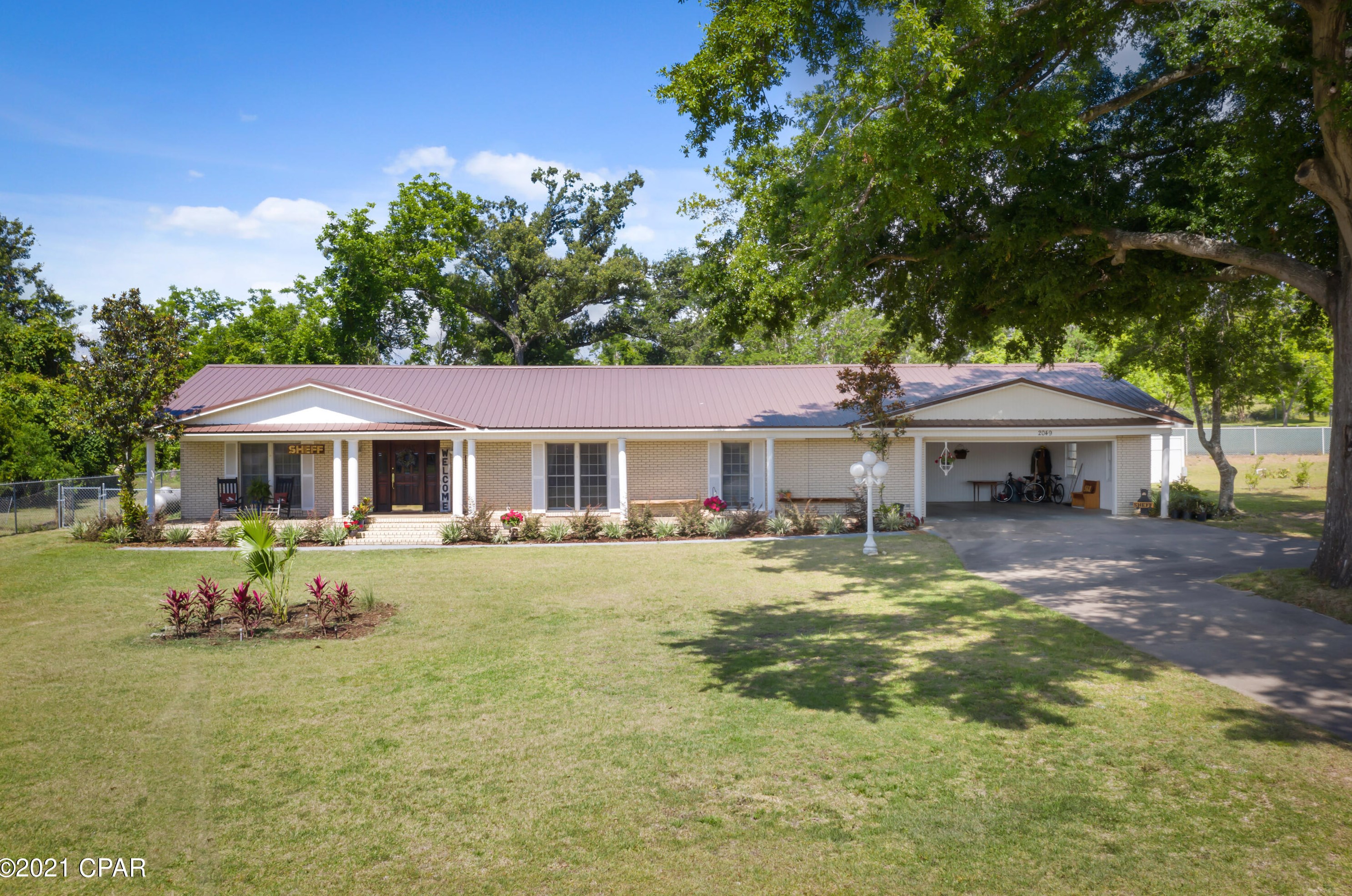 2049 Gloster Ave, Sneads, FL 32460