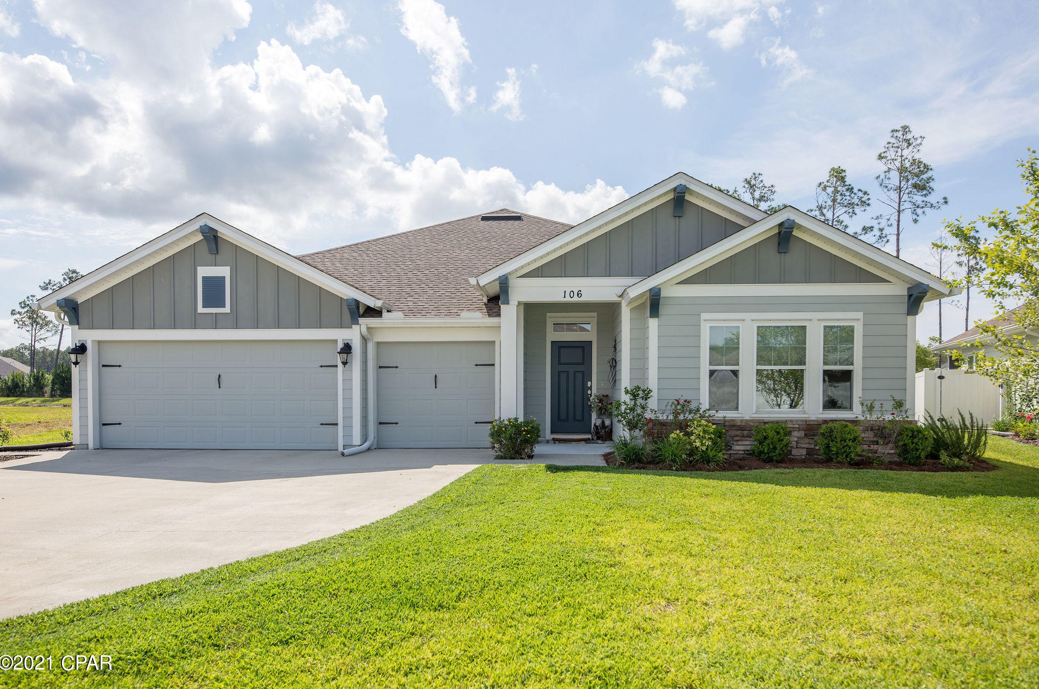 106 Johnson Bayou Dr, Panama City, FL 32407-2545