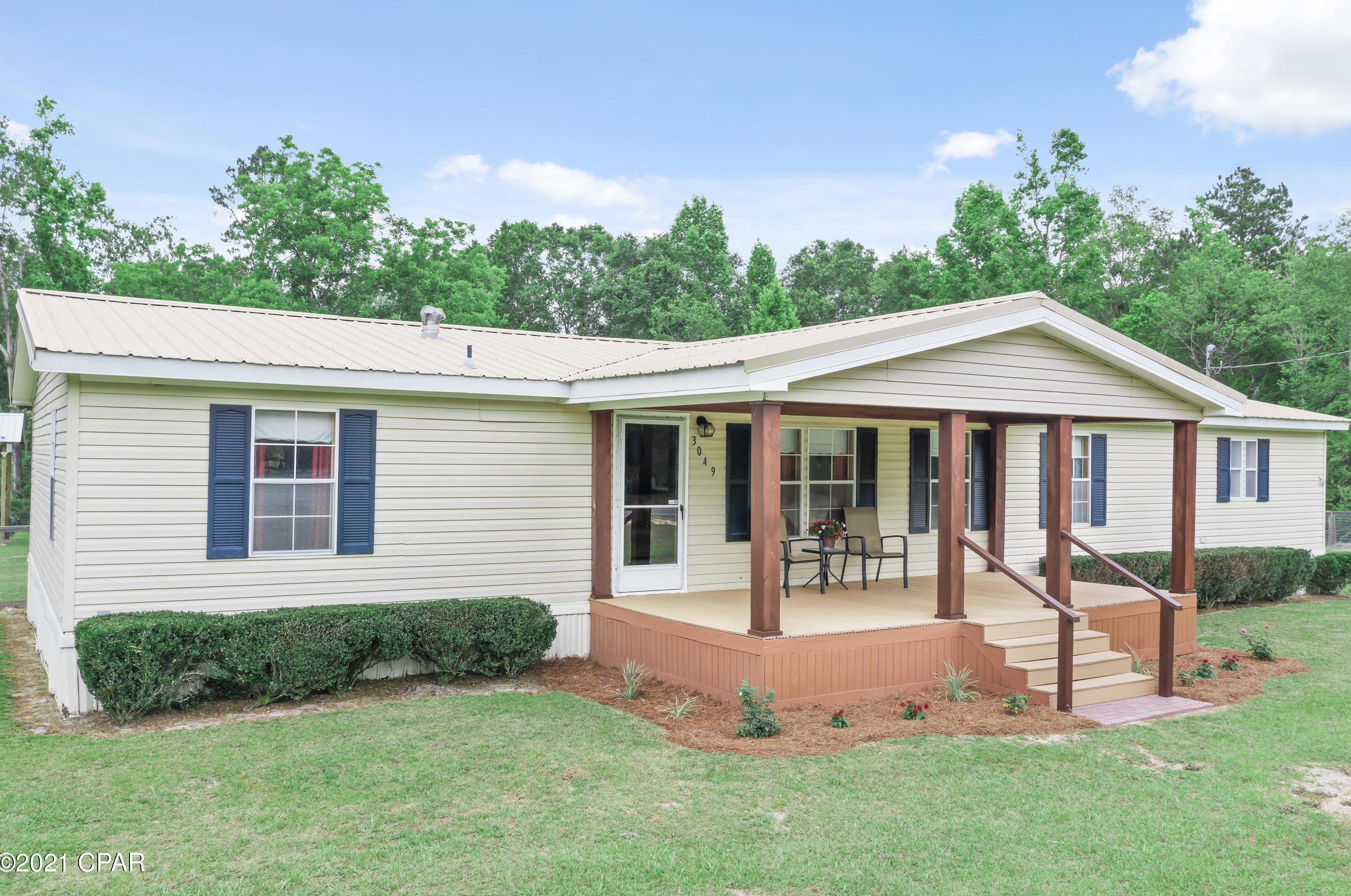 3049 Hwy 2, Caryville, FL 32425