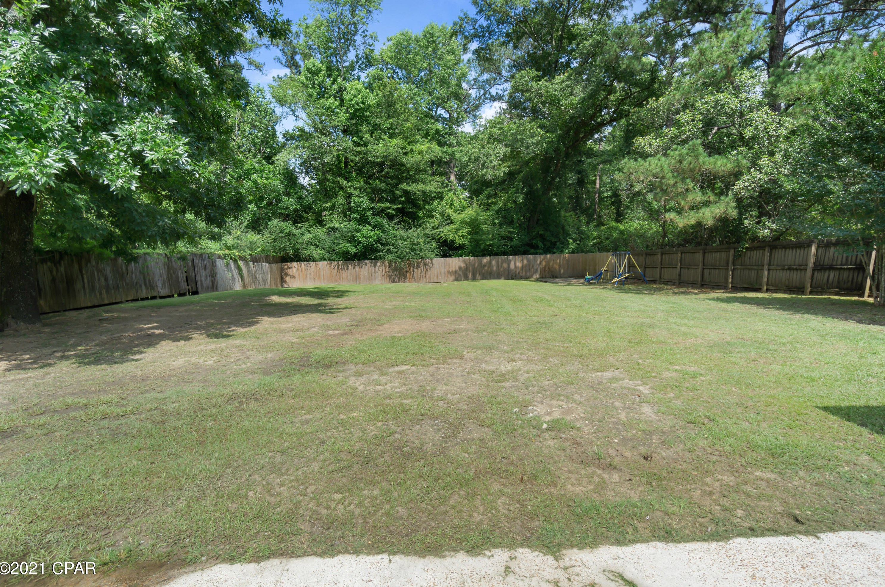 1200 State St, Caryville FL  32425-1404 exterior