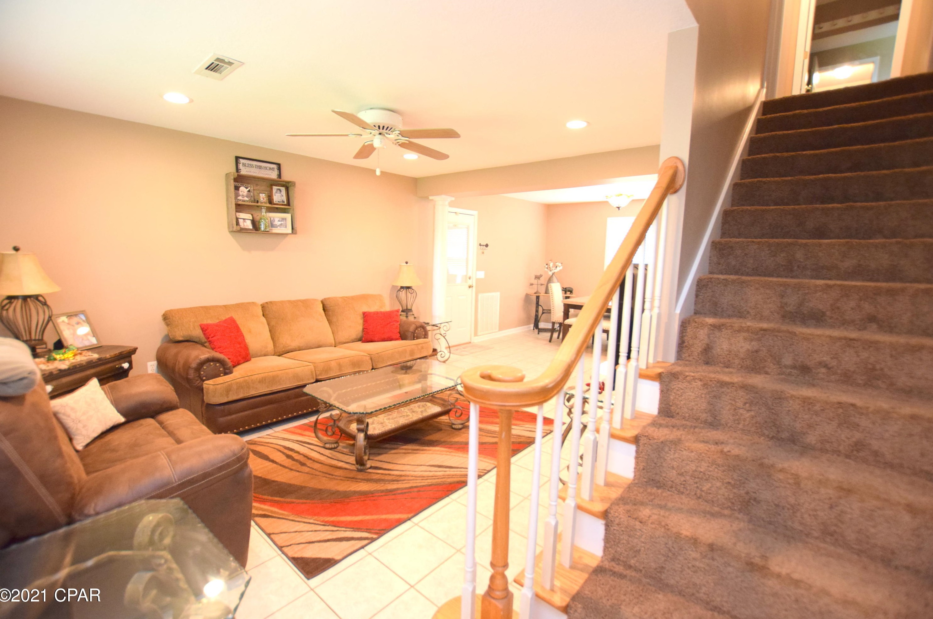 427 Martin Luther King Dr, Sunny Hills, FL 32428