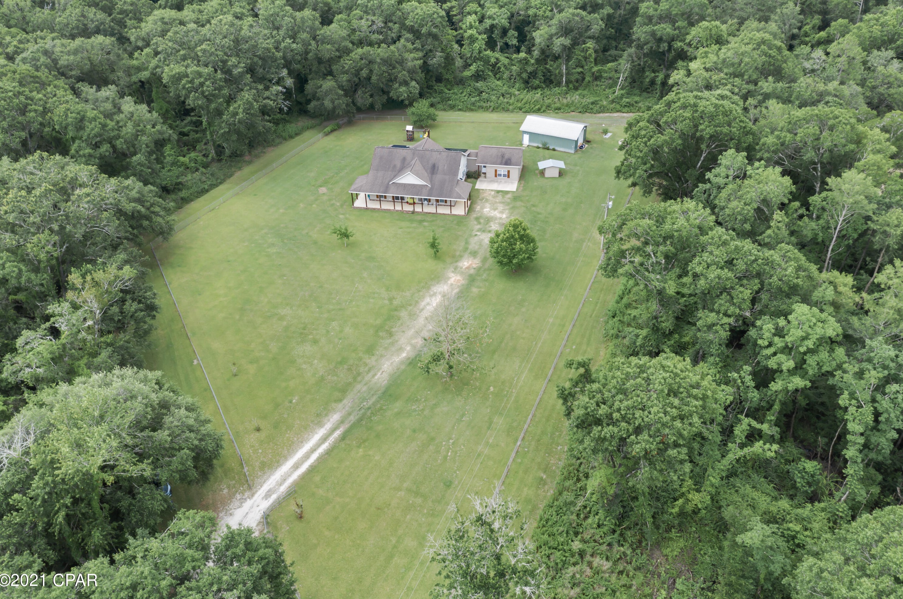 4500 Cliff Rd, Graceville, FL 32440