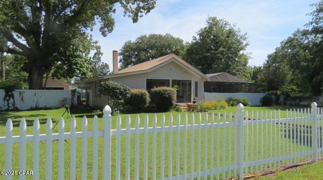 1046 8th Ave, Graceville, FL 32440