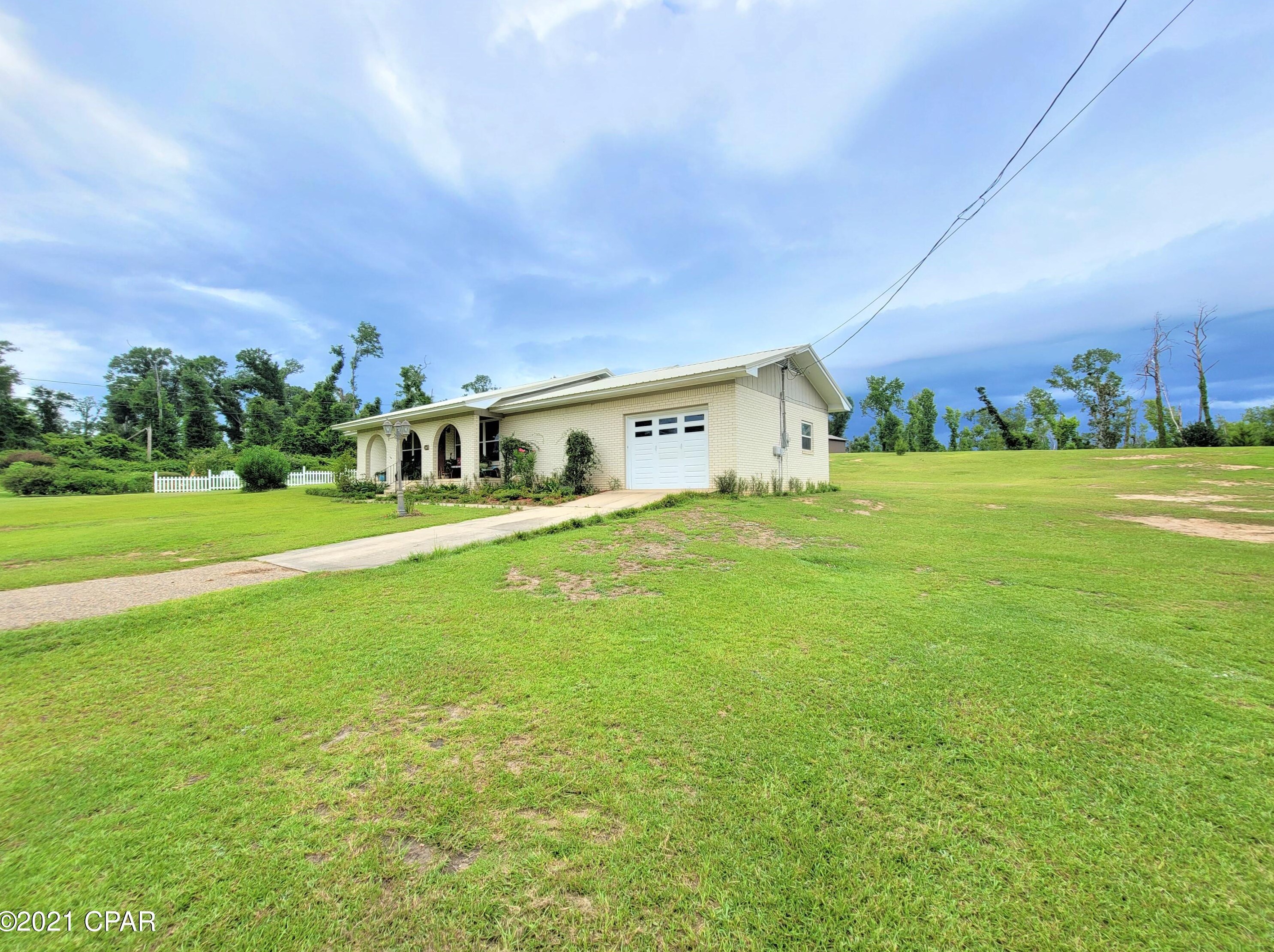 4874 Dogwood Dr, Marianna, FL 32446