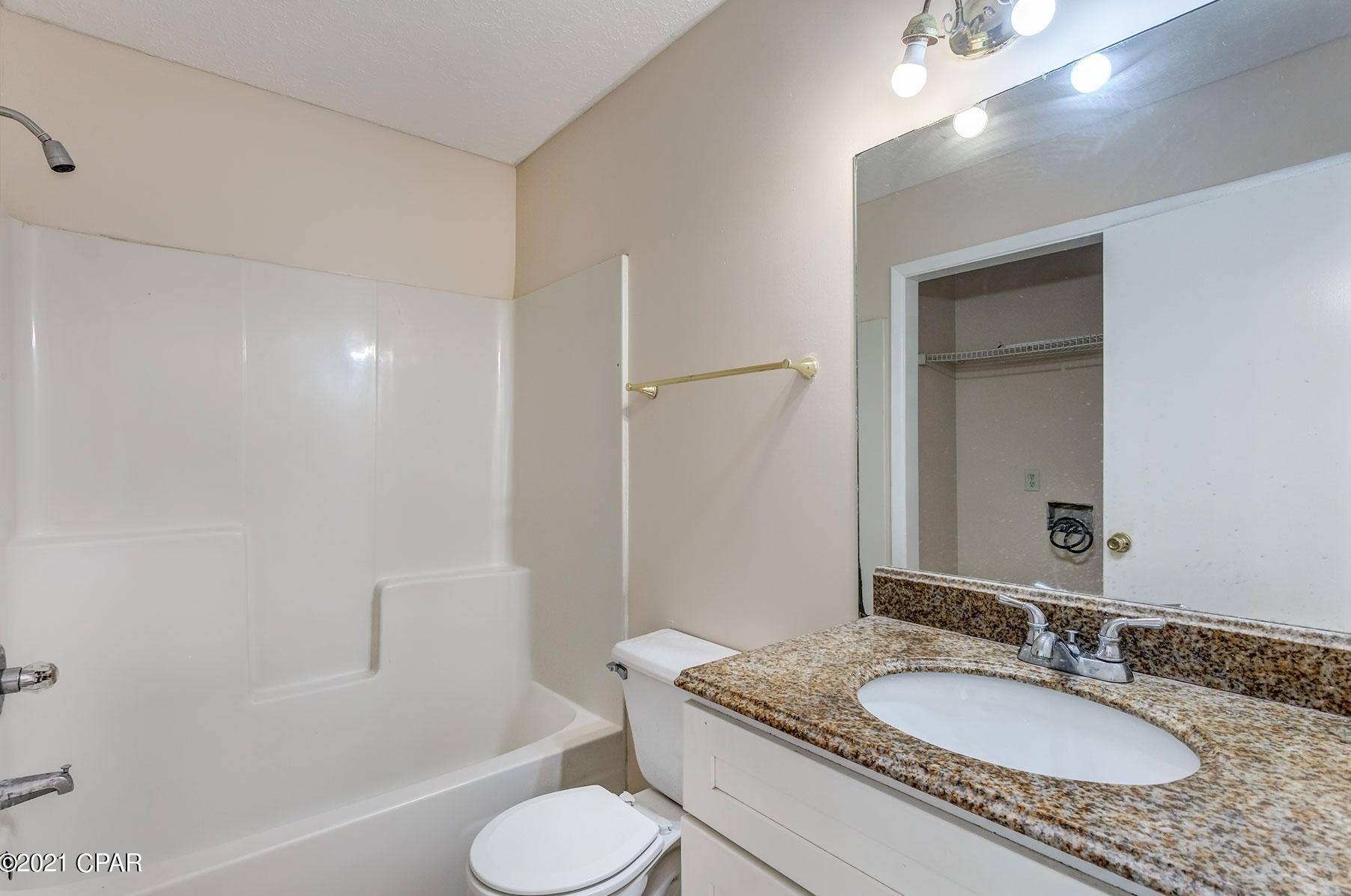 2712 Oak Hammock Dr, Panama City FL  32401-7108 exterior