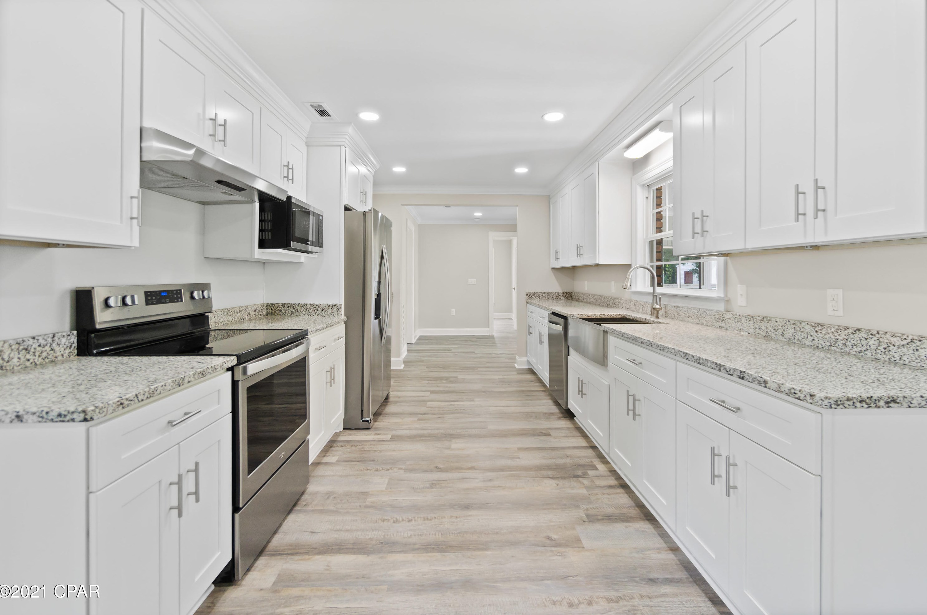 5394 Mixon St, Graceville, FL 32440