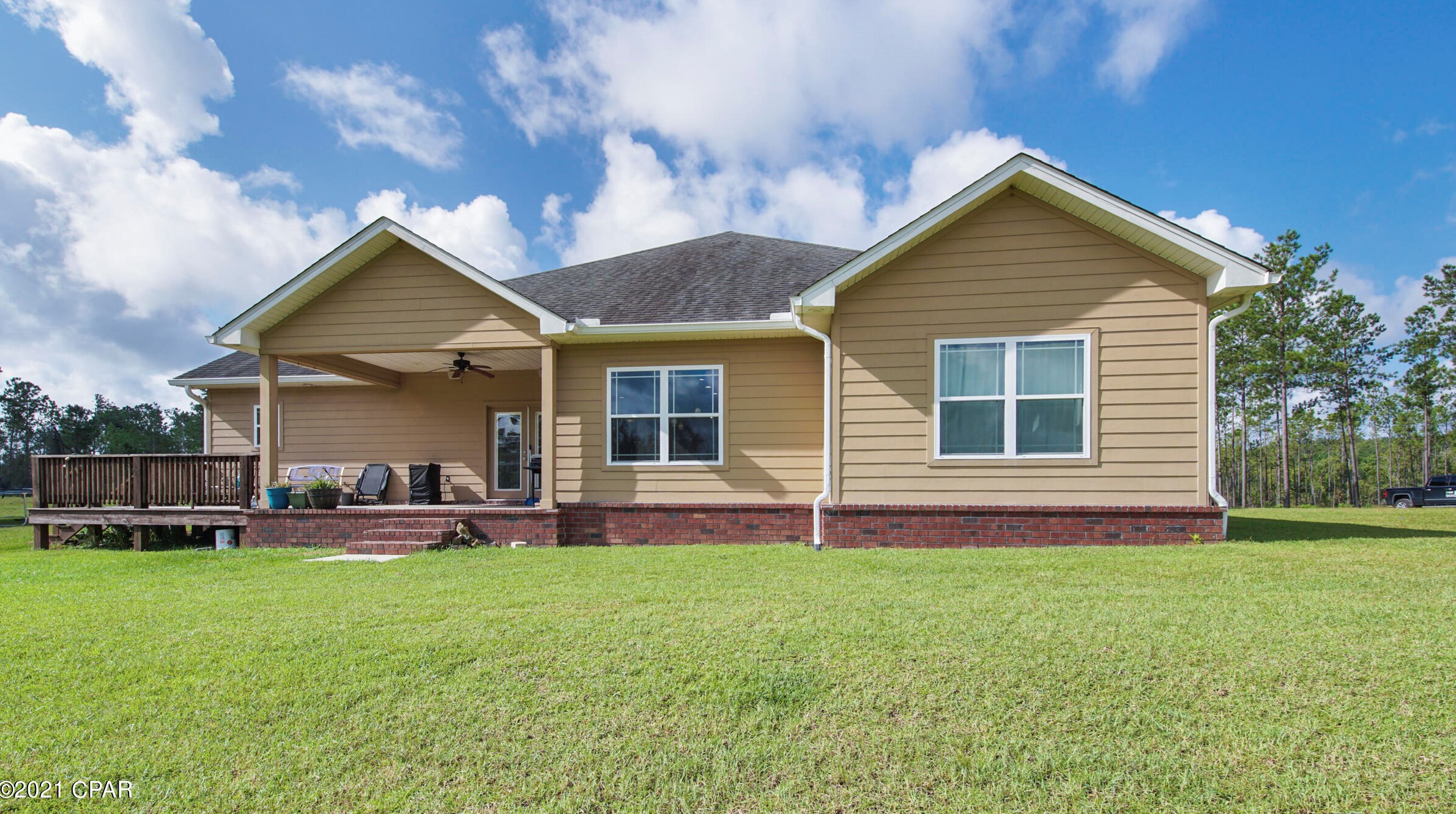 1716 Ledger Rd, Sunny Hills, FL 32428