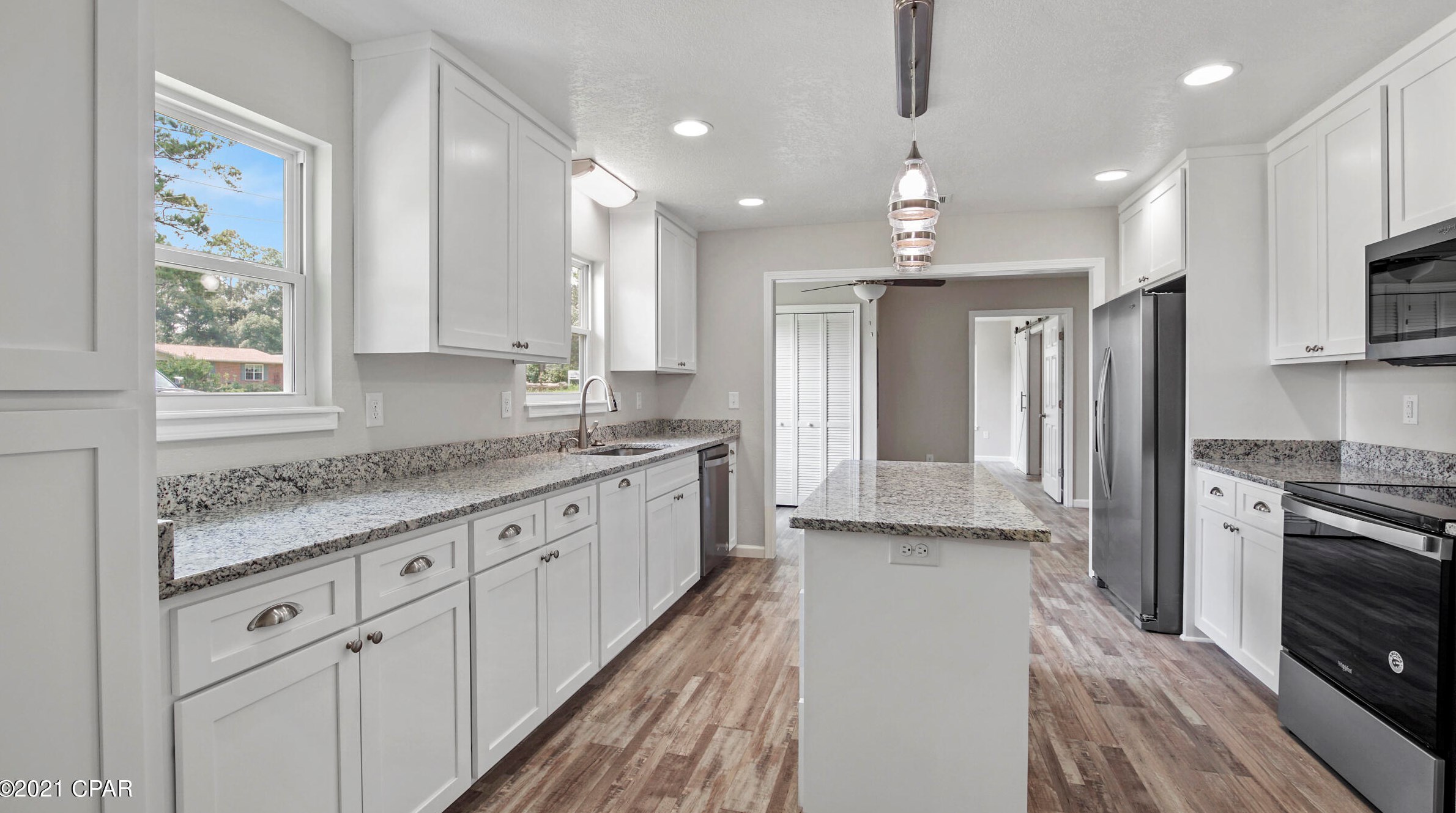 1016 Scenic Hill Circle Dr, Bonifay FL  32425-3025 exterior