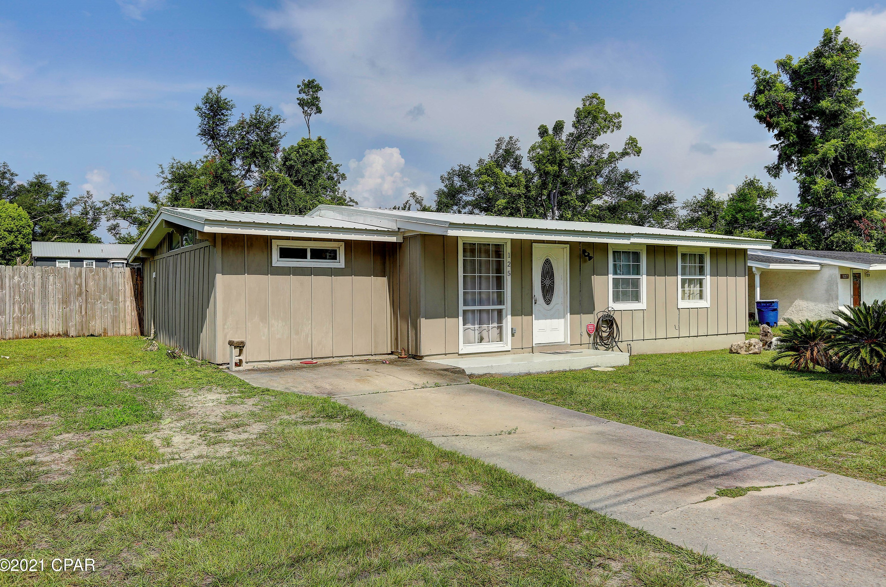 125 Rowe Ave, Panama City, FL 32401-4056