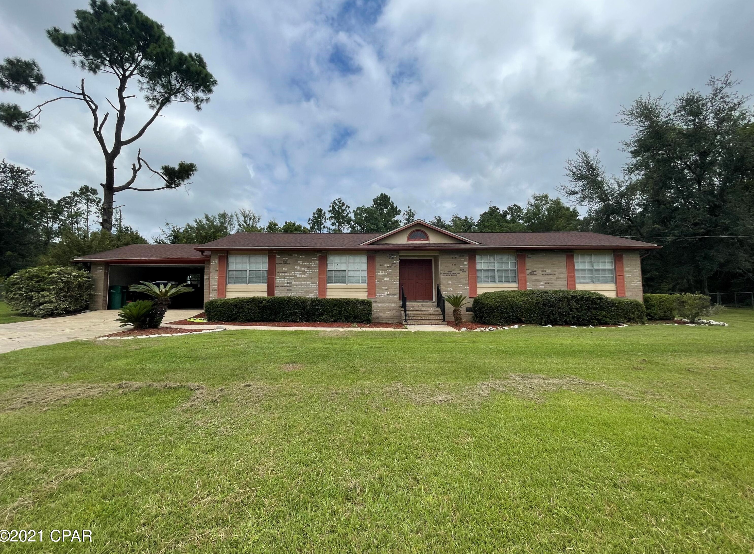 4674 Clayton Dr, Marianna, FL 32446