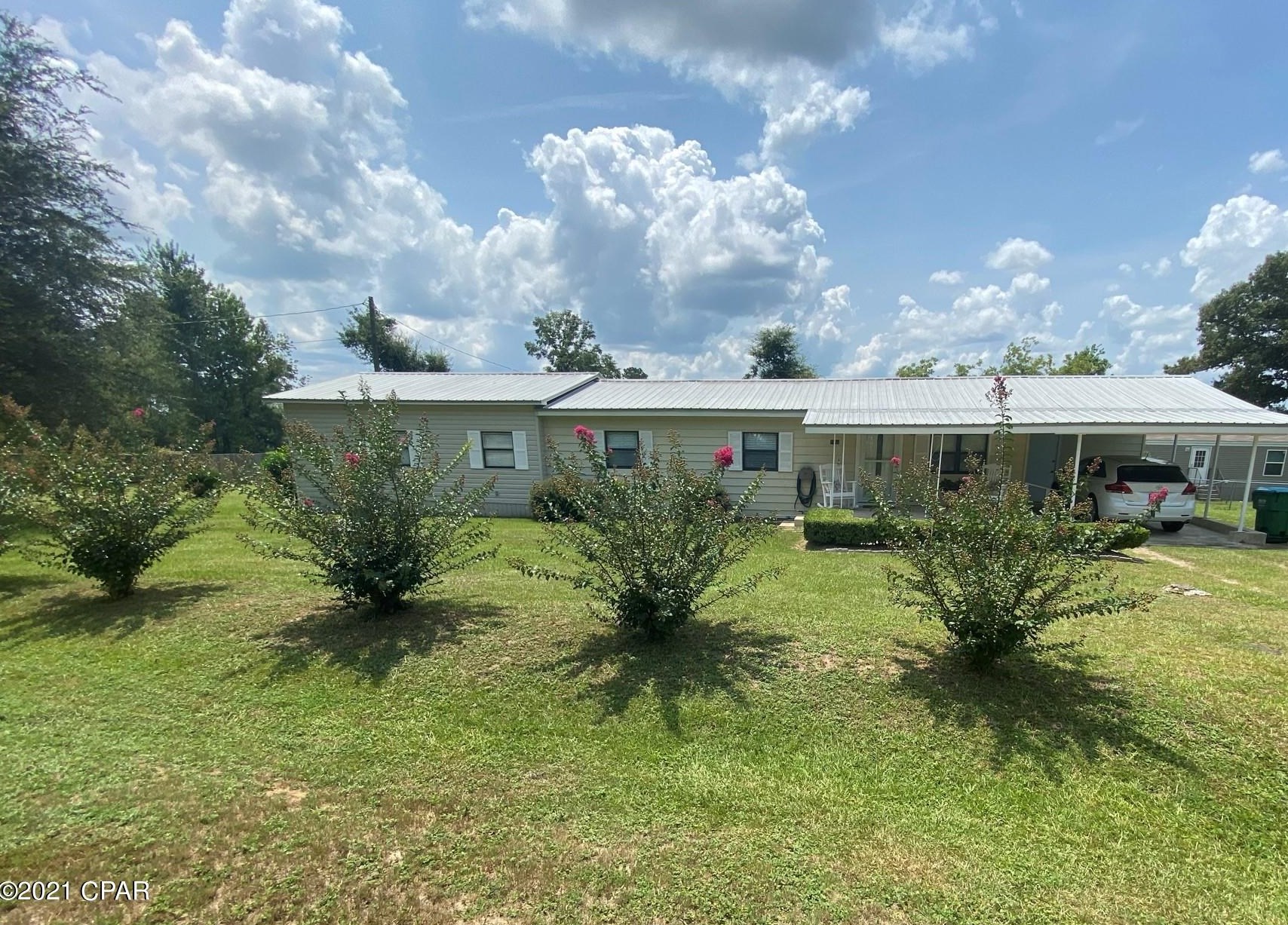 7851 Jenkins St, Sneads, FL 32460