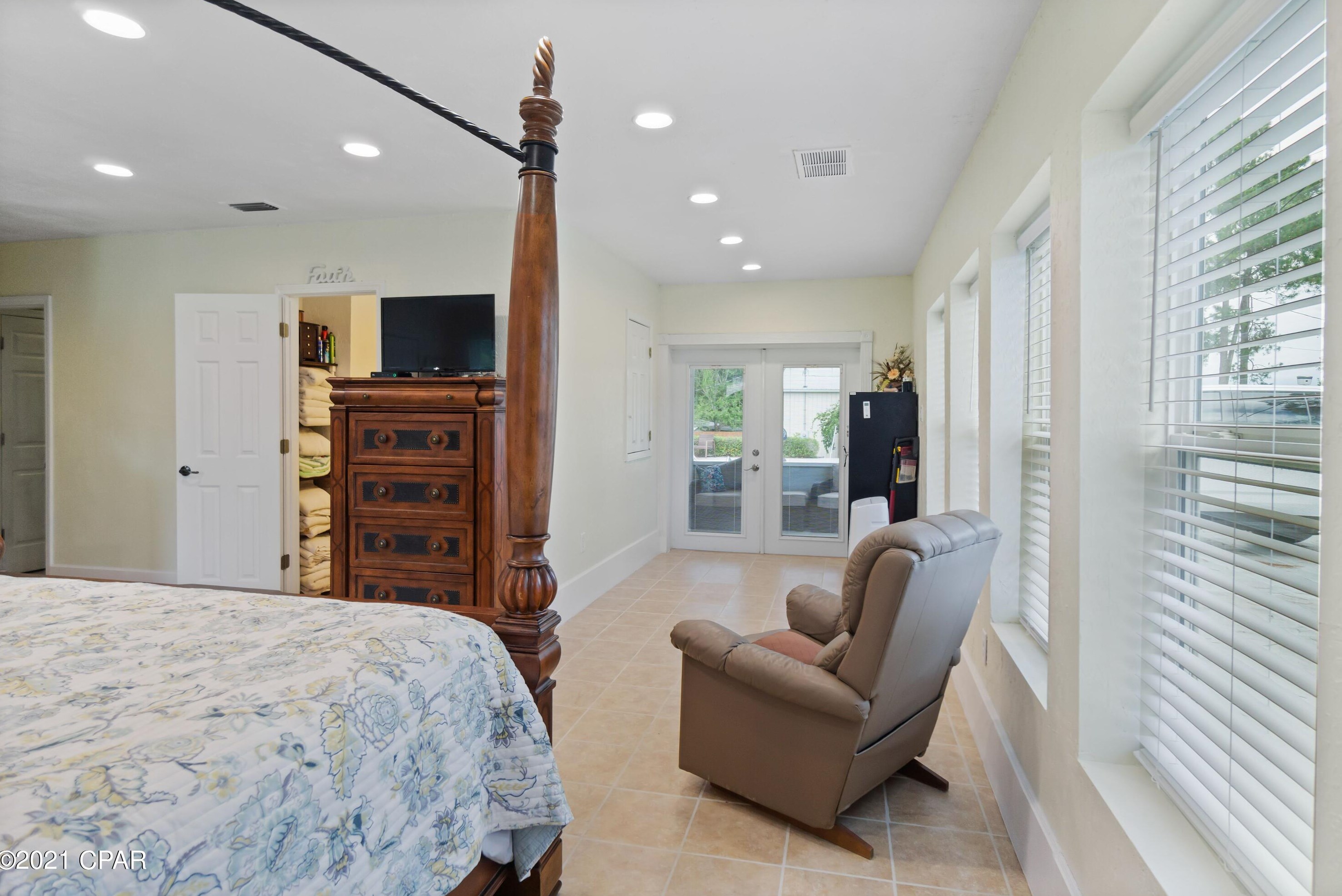 2977 Sand Path Rd, Bonifay FL  32425-7433 exterior