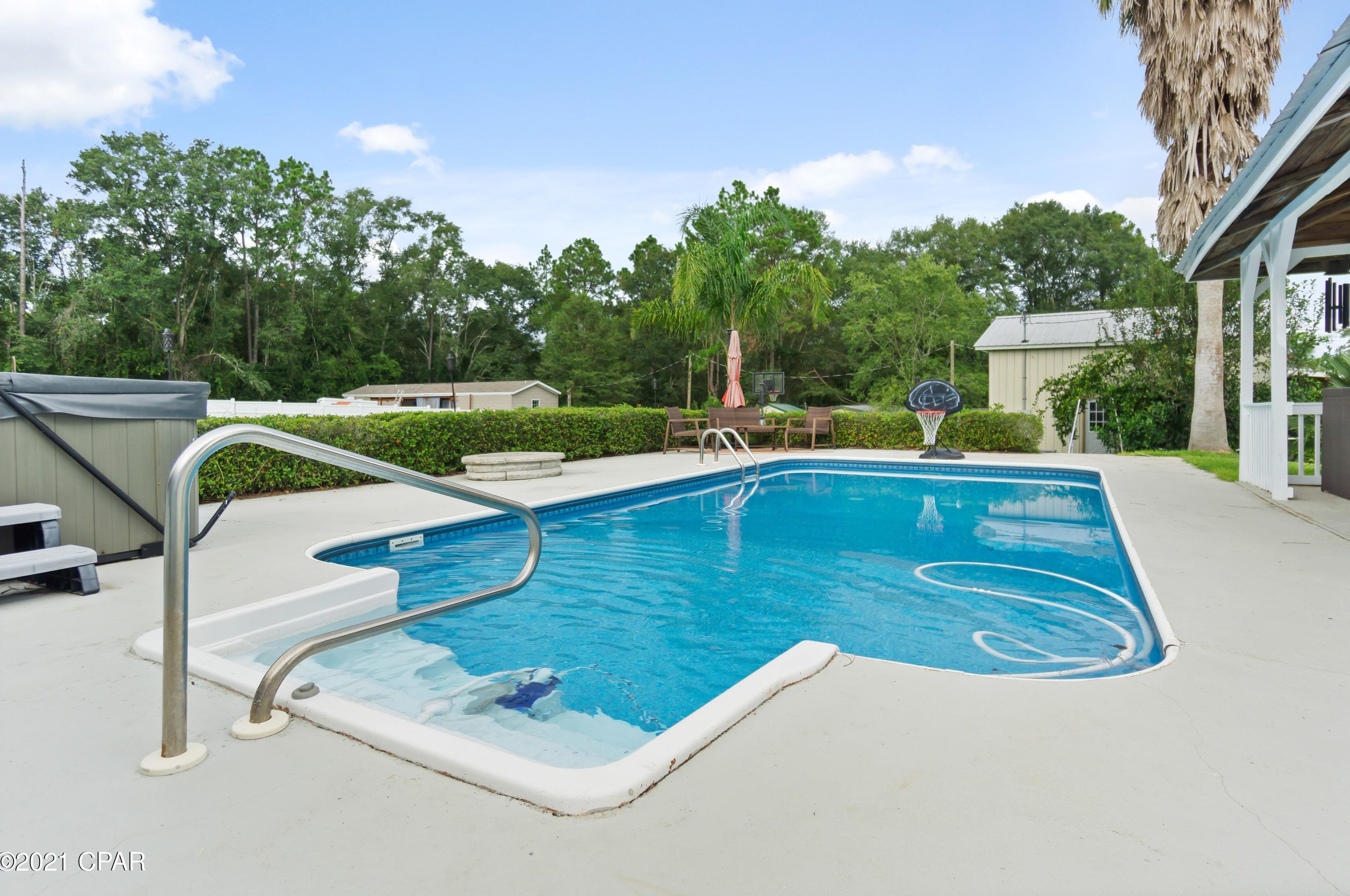 2977 Sand Path Rd, Bonifay FL  32425-7433 exterior