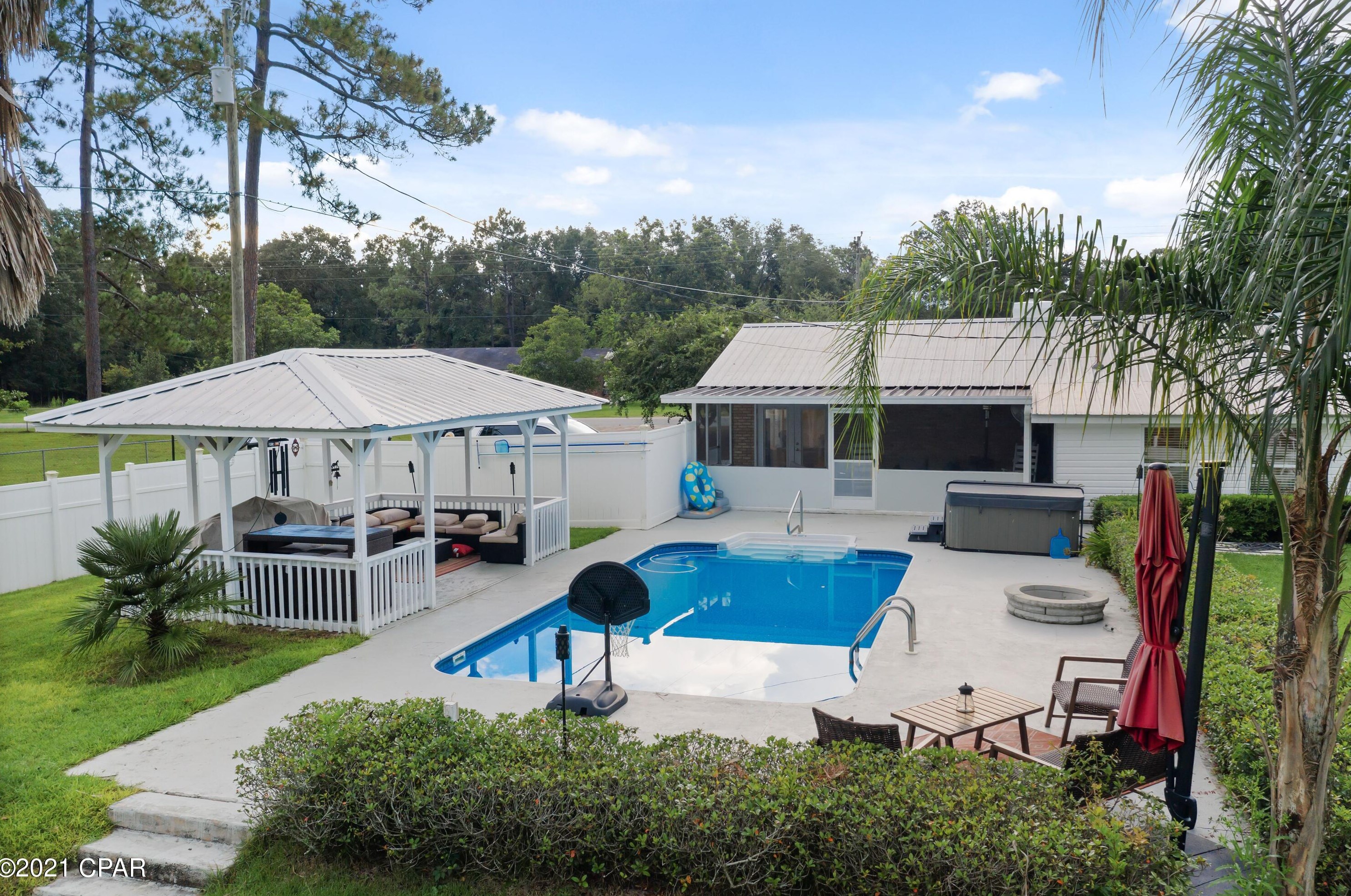 2977 Sand Path Rd, Bonifay FL  32425-7433 exterior