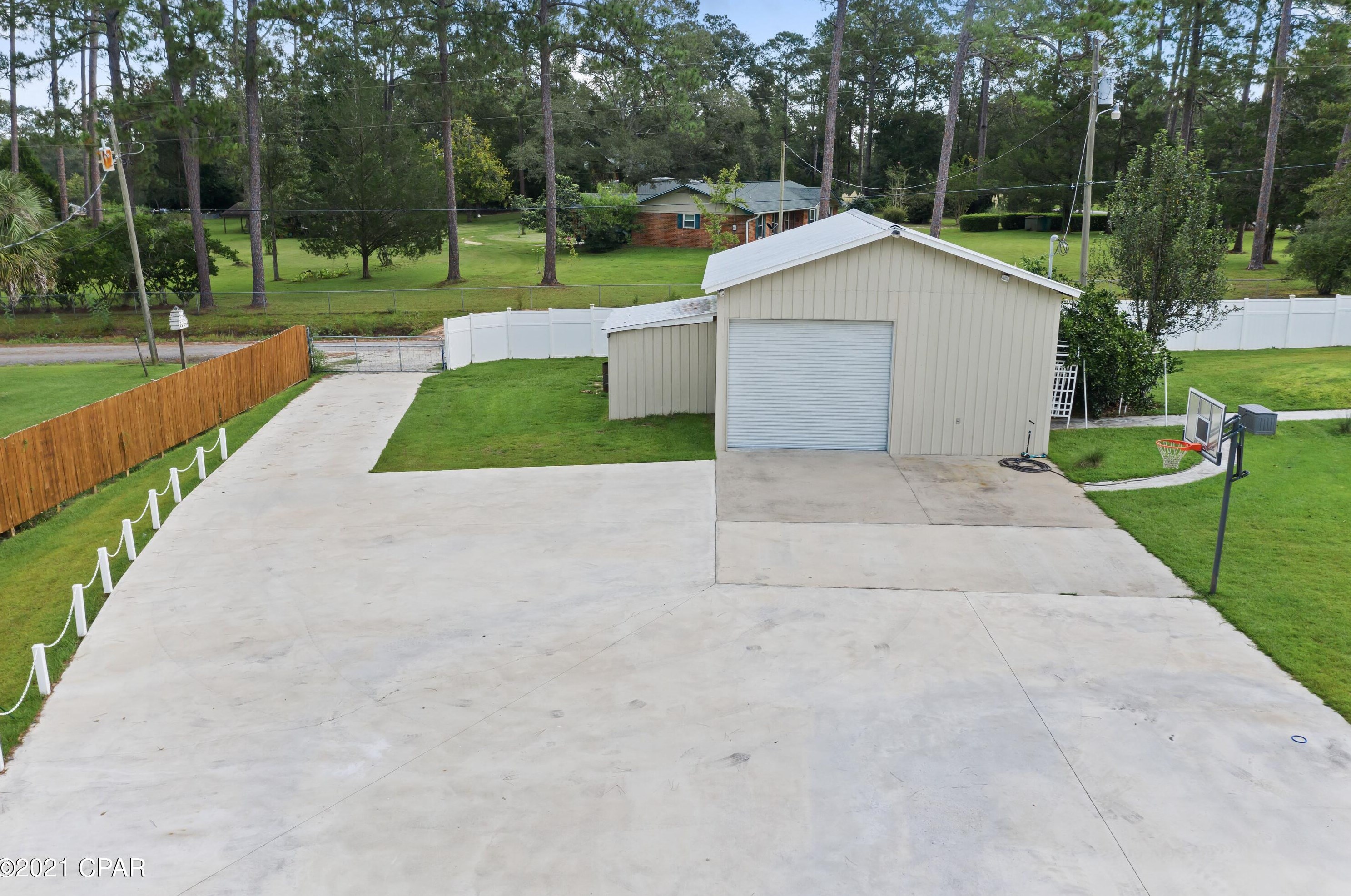 2977 Sand Path Rd, Bonifay FL  32425-7433 exterior