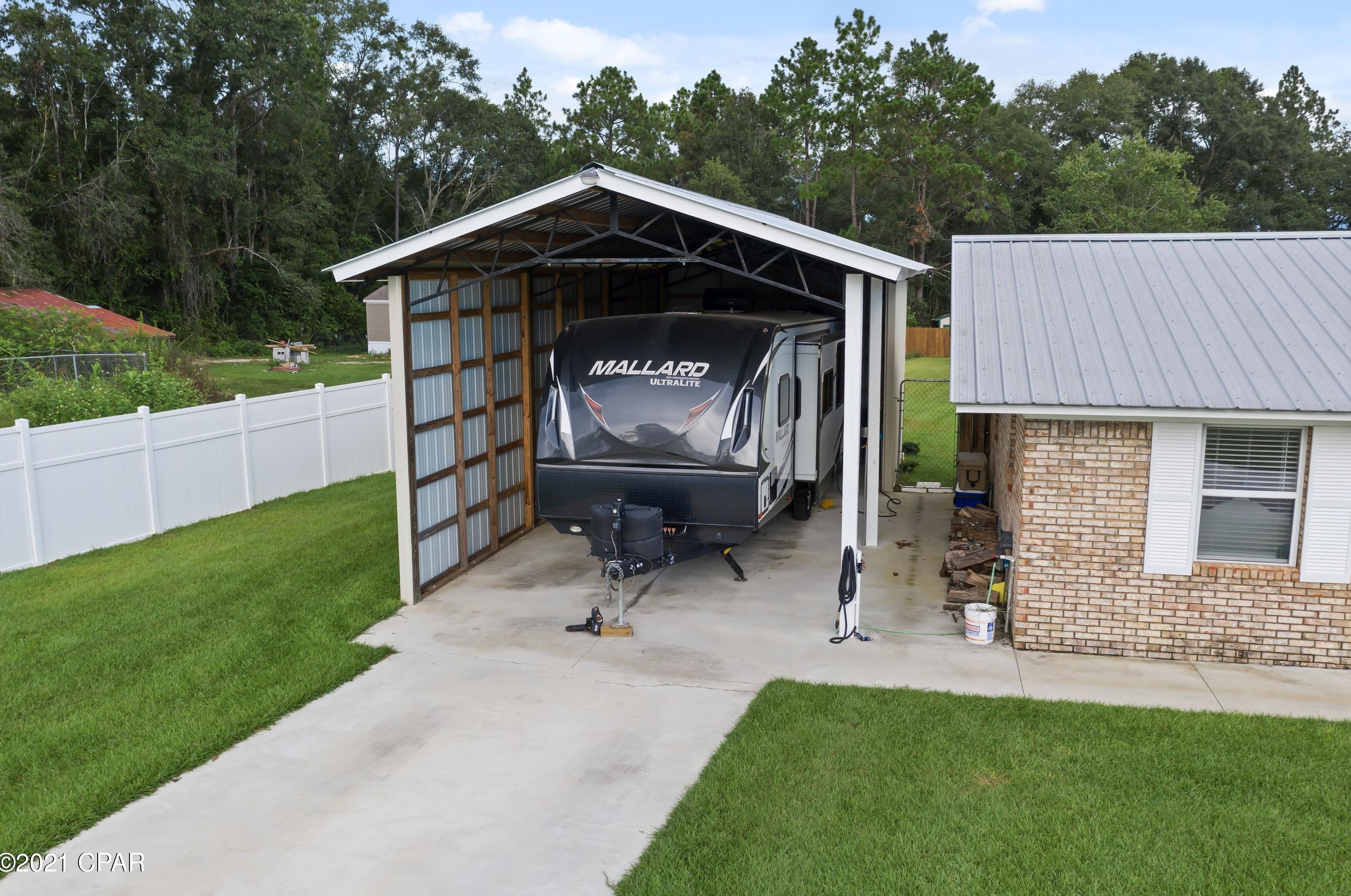 2977 Sand Path Rd, Bonifay FL  32425-7433 exterior
