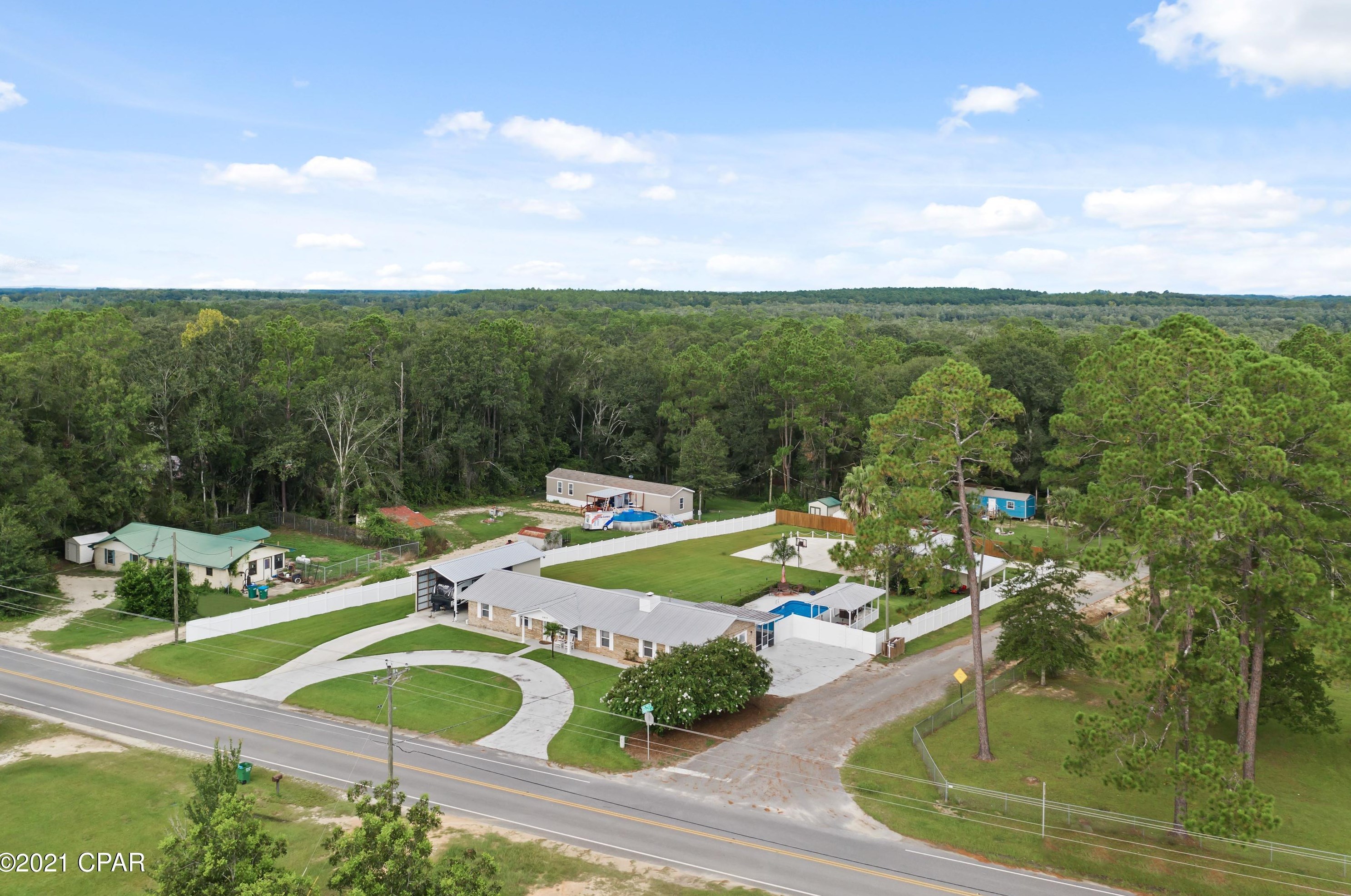 2977 Sand Path Rd, Bonifay FL  32425-7433 exterior