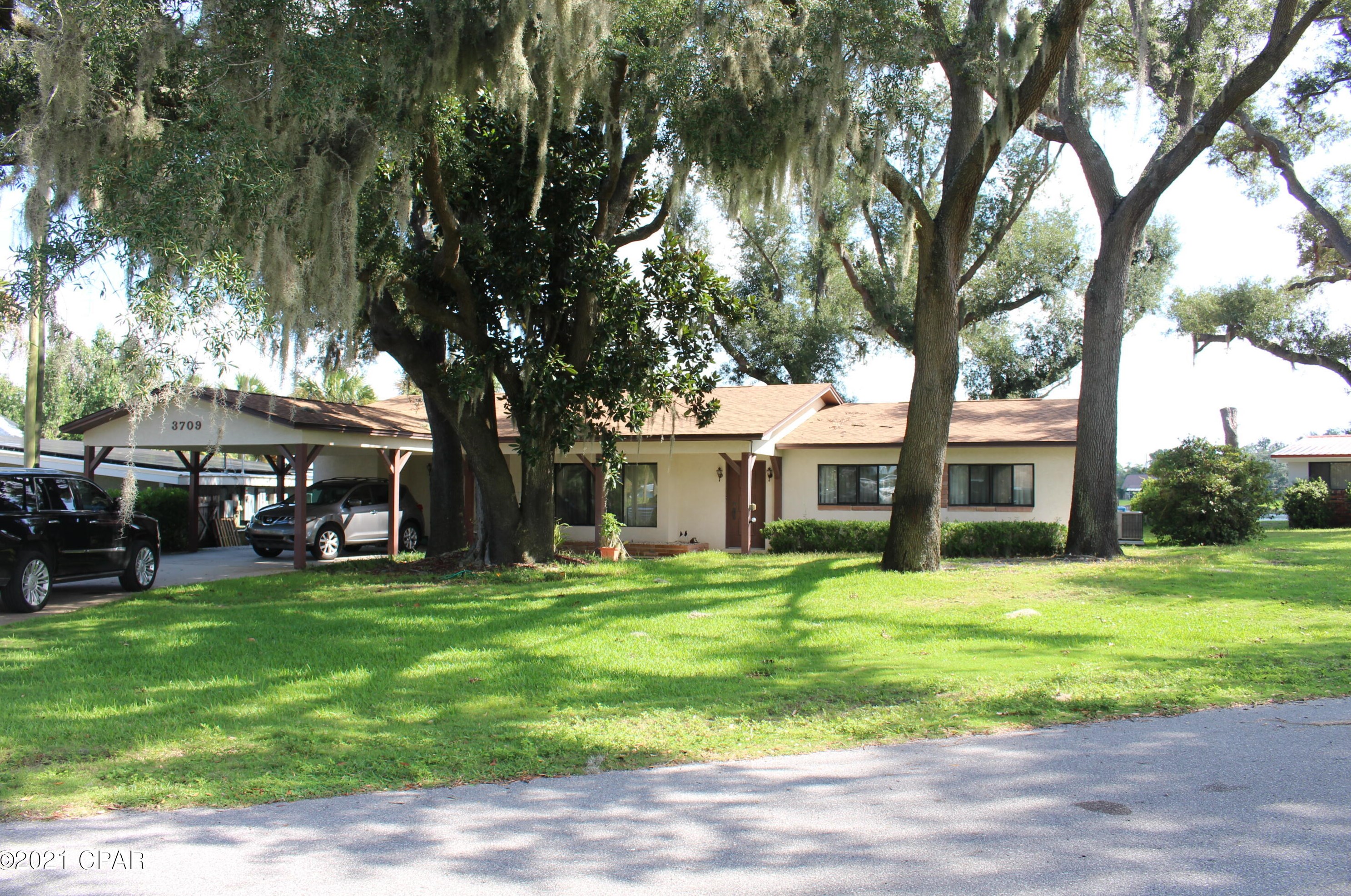 3709 Shoreline Cir, Panama City, FL 32405-1213
