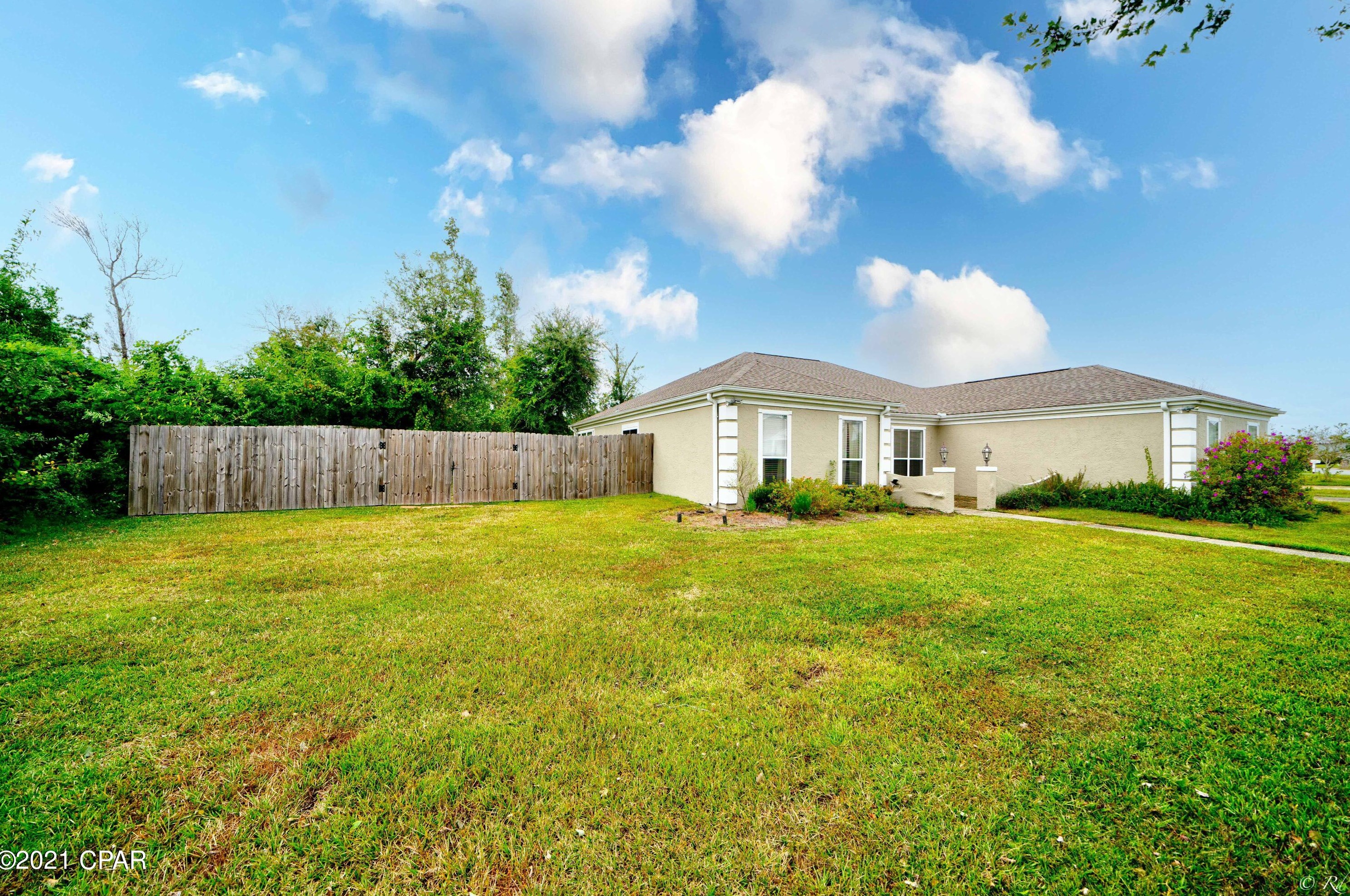 2701 Woodmere Dr, Panama City, FL 32405-4377