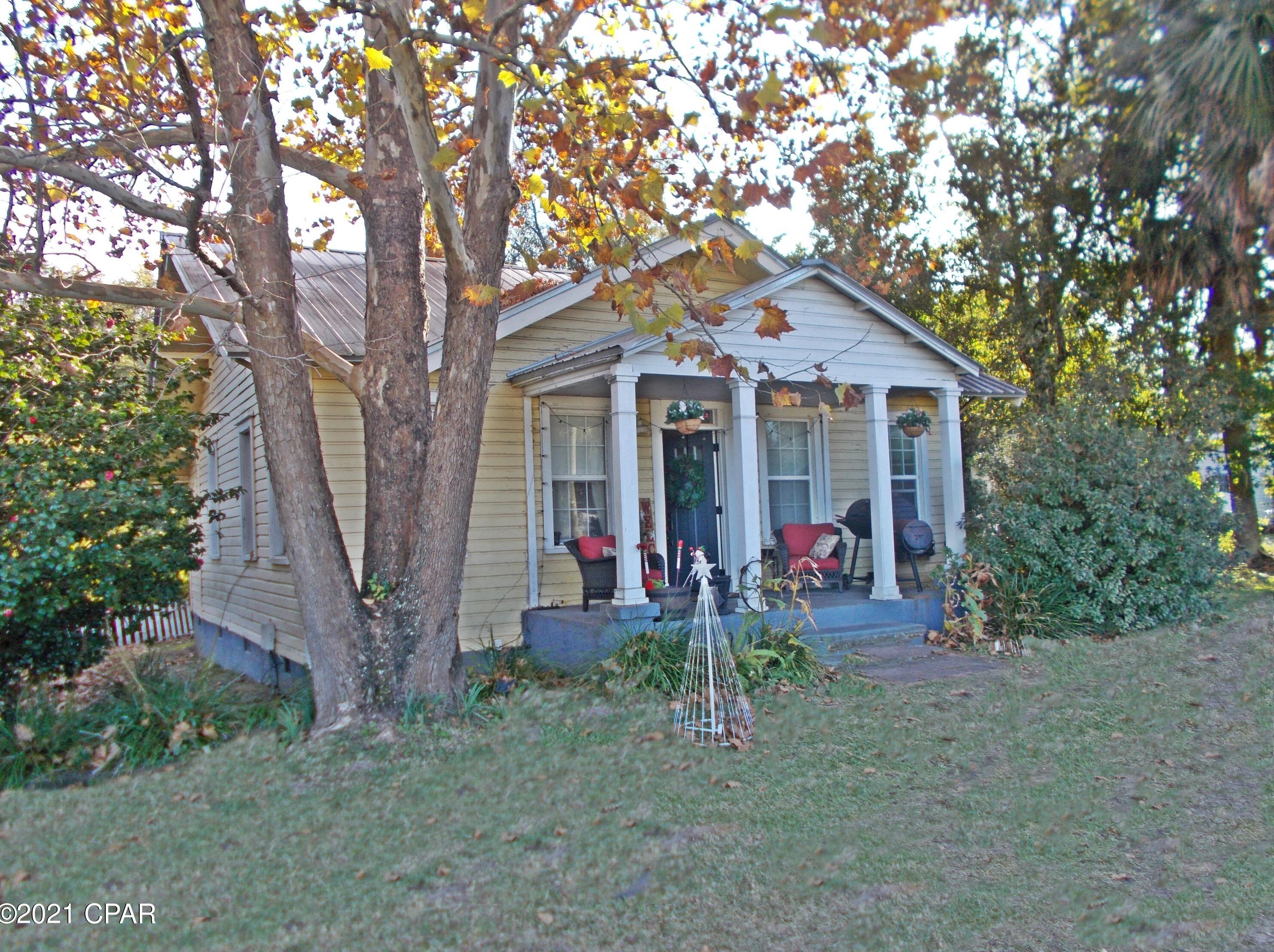 8053 Old Spanish Trail, Sneads, FL 32460