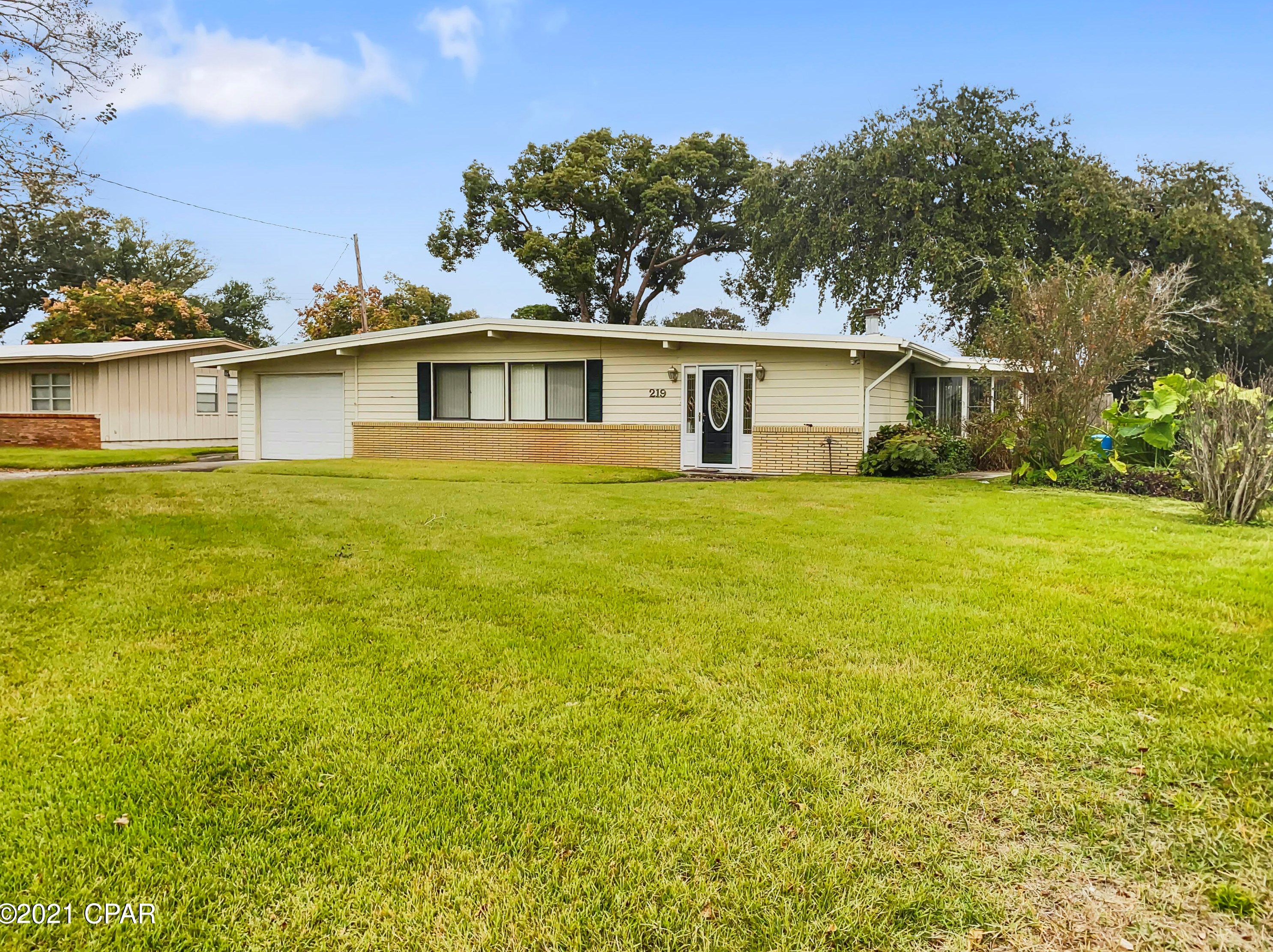 219 Woodlawn Dr, Panama City, FL 32407-5452