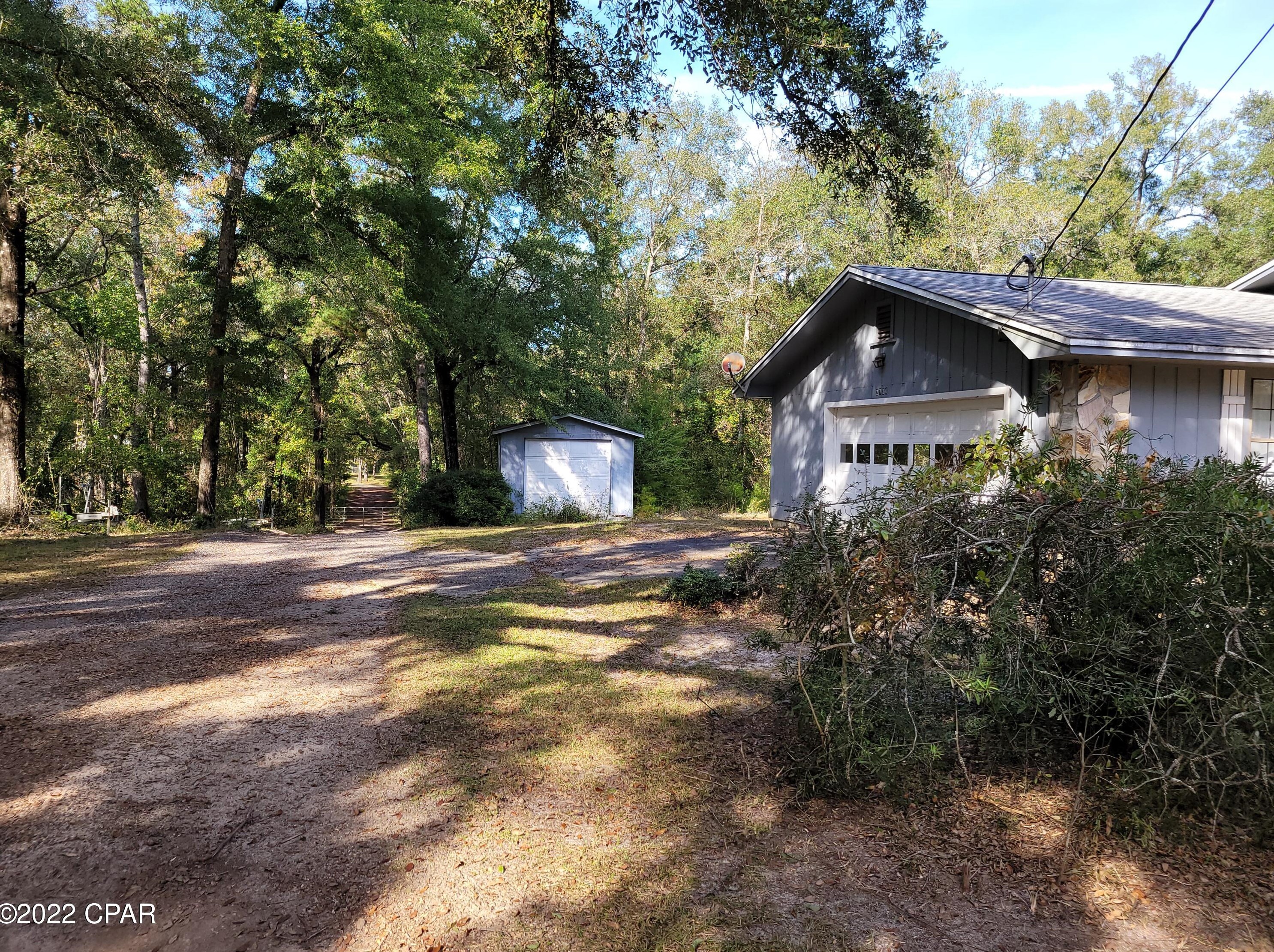 2730 Traverse Dr, Vernon, FL 32462