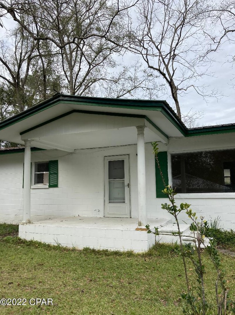 207 S Hubbard St, Bonifay, FL 32425