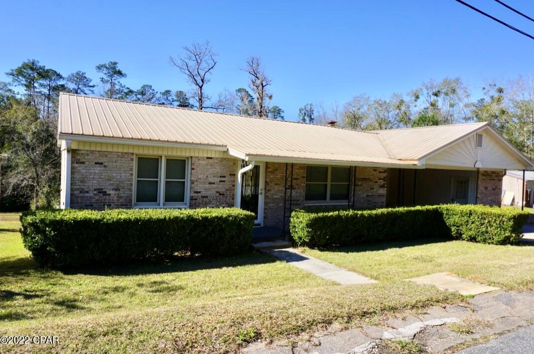 622 Gregory St, Chattahoochee, FL 32324