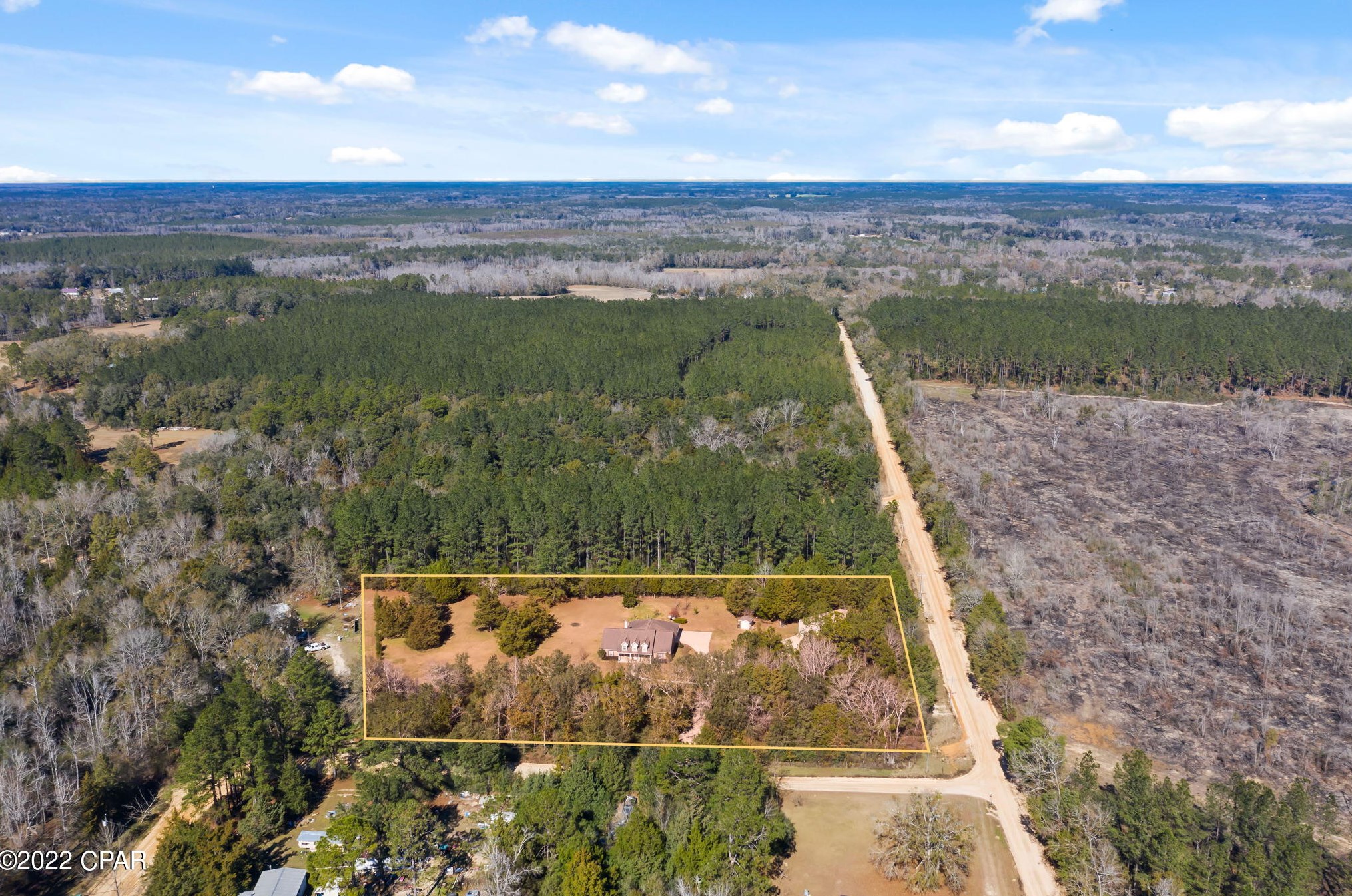 3804 Crain Ct, Caryville, FL 32427-2759